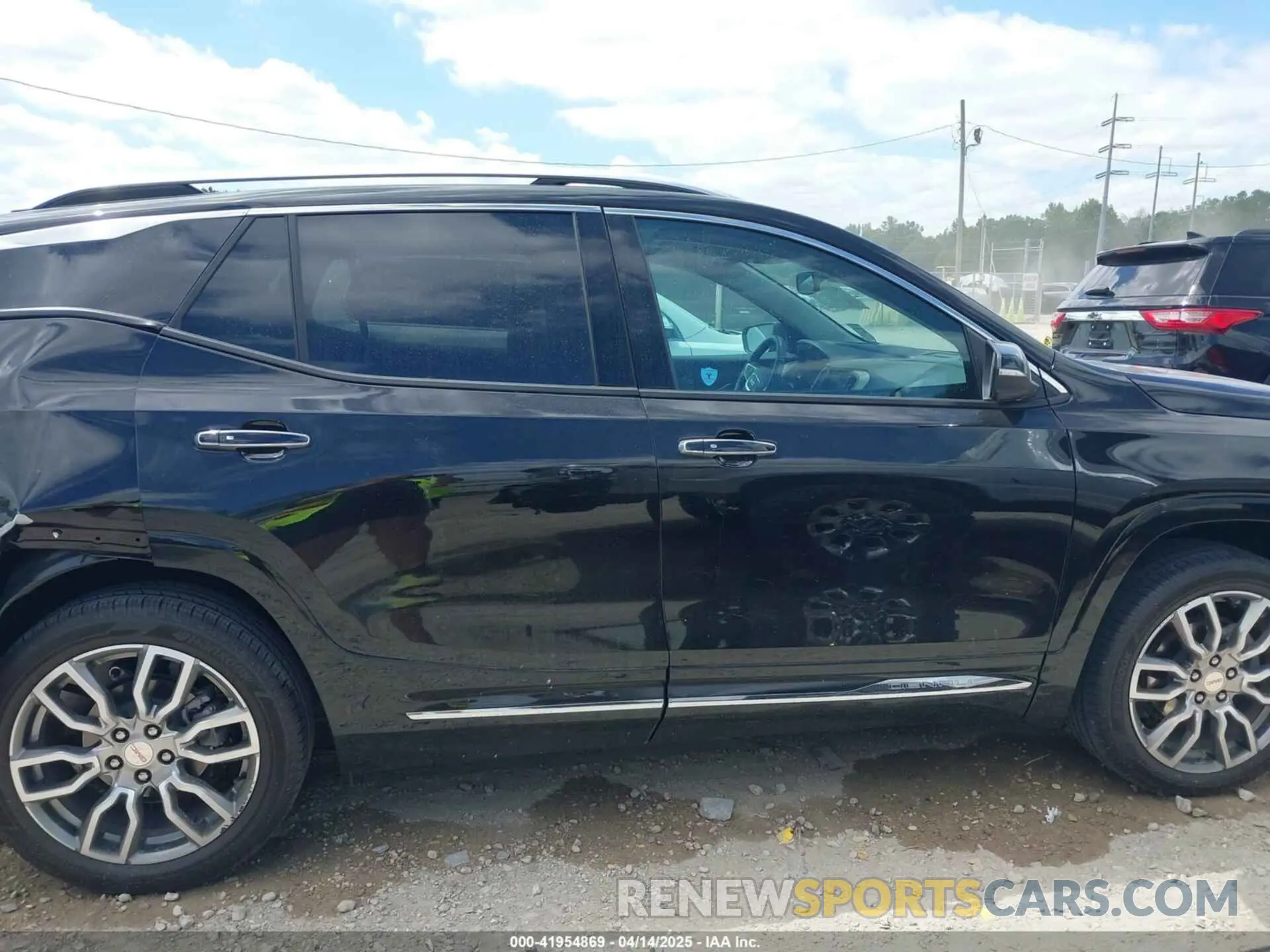 13 Photograph of a damaged car 3GKALXEG3RL118011 GMC TERRAIN 2024