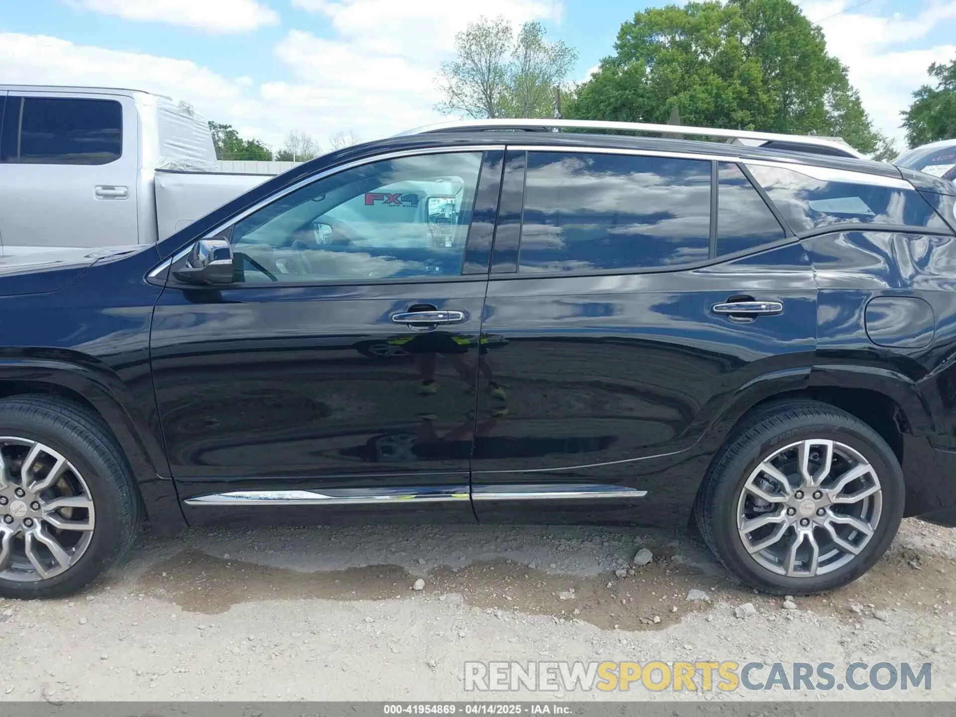 14 Photograph of a damaged car 3GKALXEG3RL118011 GMC TERRAIN 2024