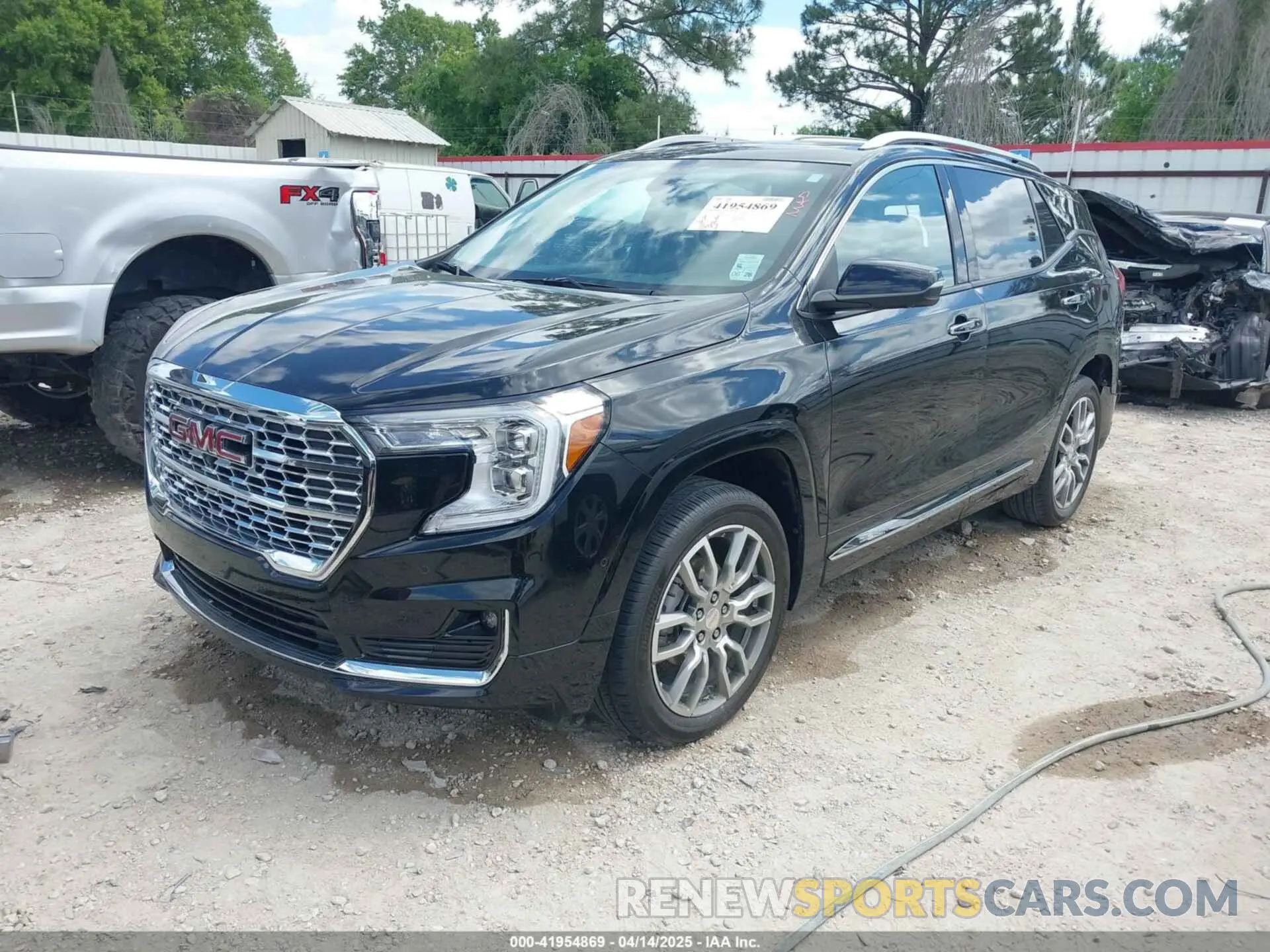 2 Photograph of a damaged car 3GKALXEG3RL118011 GMC TERRAIN 2024