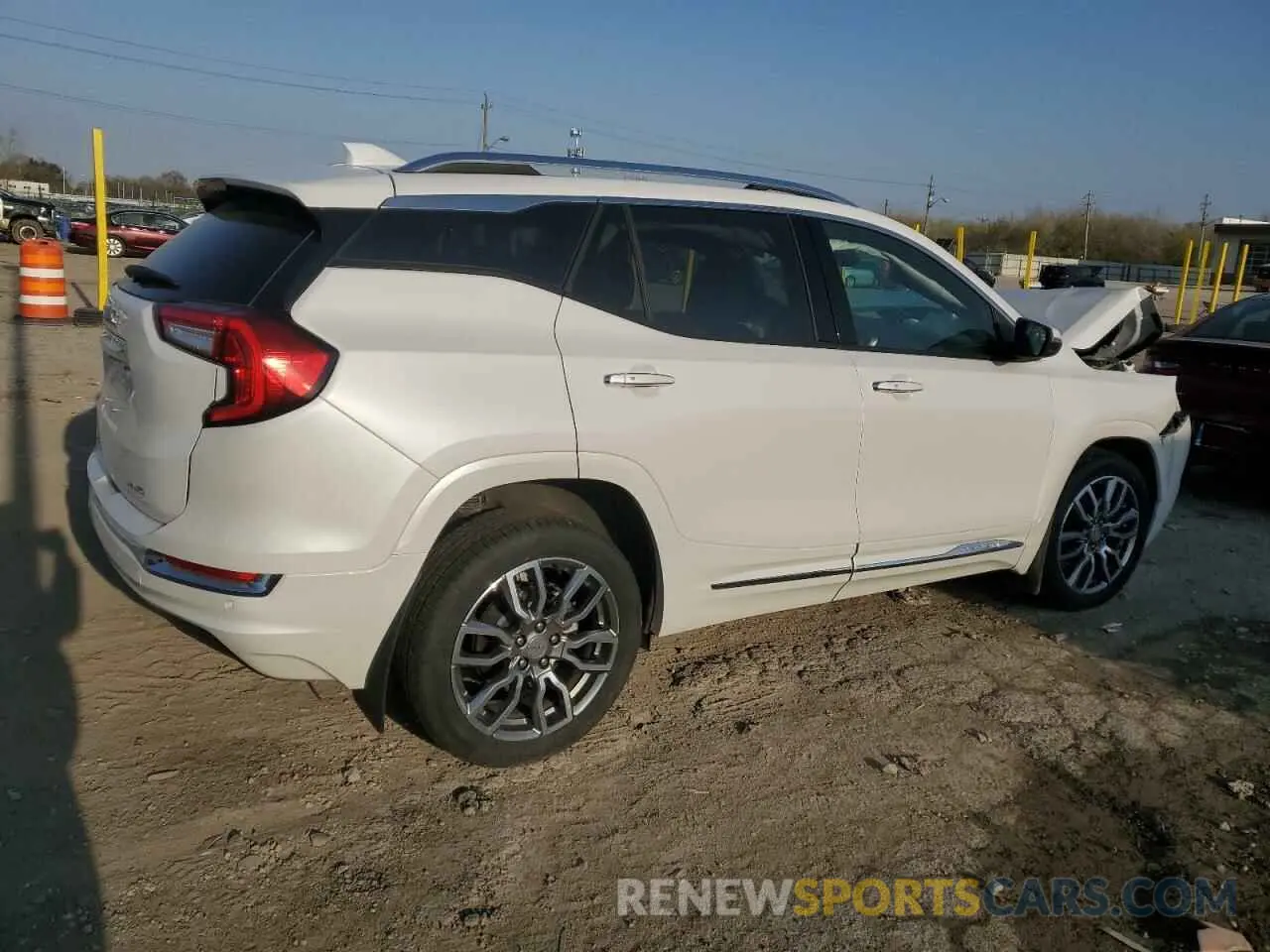 3 Photograph of a damaged car 3GKALXEG7RL400510 GMC TERRAIN 2024