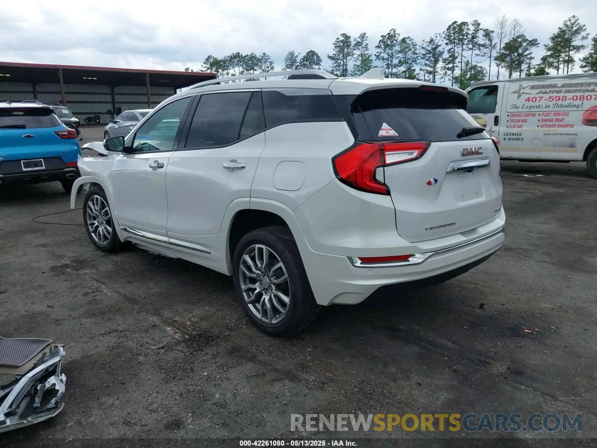 3 Photograph of a damaged car 3GKALXEG8RL158682 GMC TERRAIN 2024