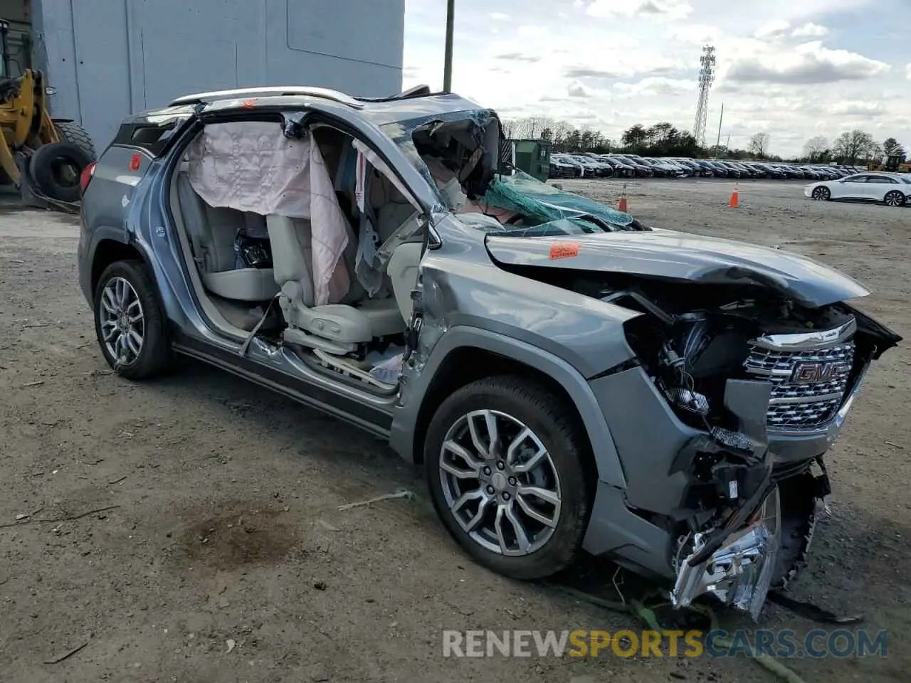 4 Photograph of a damaged car 3GKALXEG9RL267975 GMC TERRAIN 2024