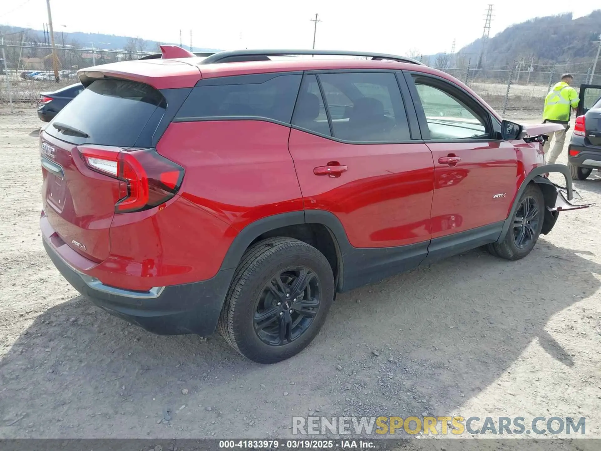 4 Photograph of a damaged car 3GKALYEG1RL243143 GMC TERRAIN 2024