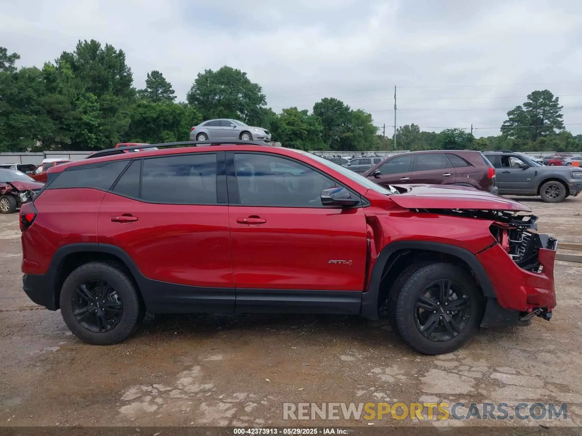 13 Photograph of a damaged car 3GKALYEG5RL382787 GMC TERRAIN 2024