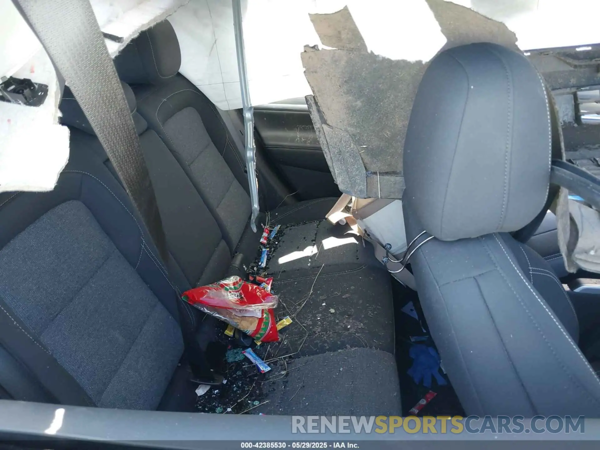 8 Photograph of a damaged car 3GKALUEG3SL231557 GMC TERRAIN 2025