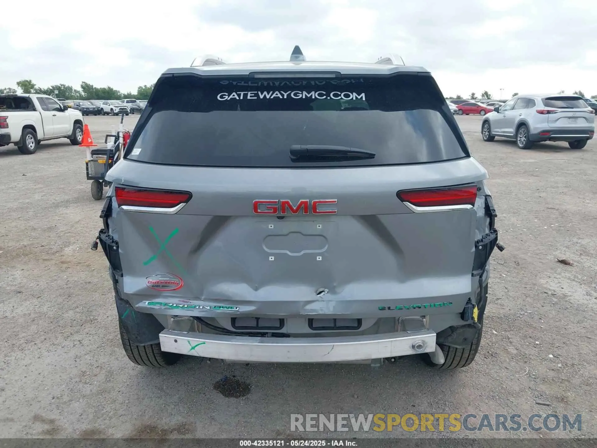 17 Photograph of a damaged car 3GKALUEG6SL215921 GMC TERRAIN 2025