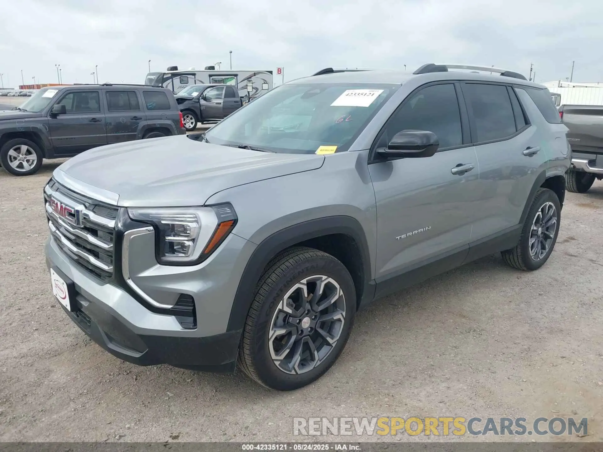 2 Photograph of a damaged car 3GKALUEG6SL215921 GMC TERRAIN 2025