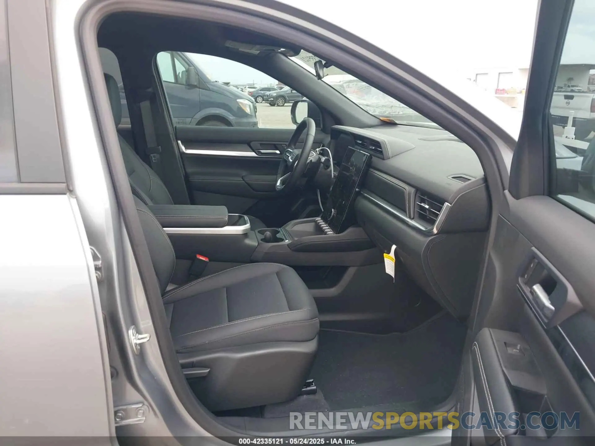 5 Photograph of a damaged car 3GKALUEG6SL215921 GMC TERRAIN 2025