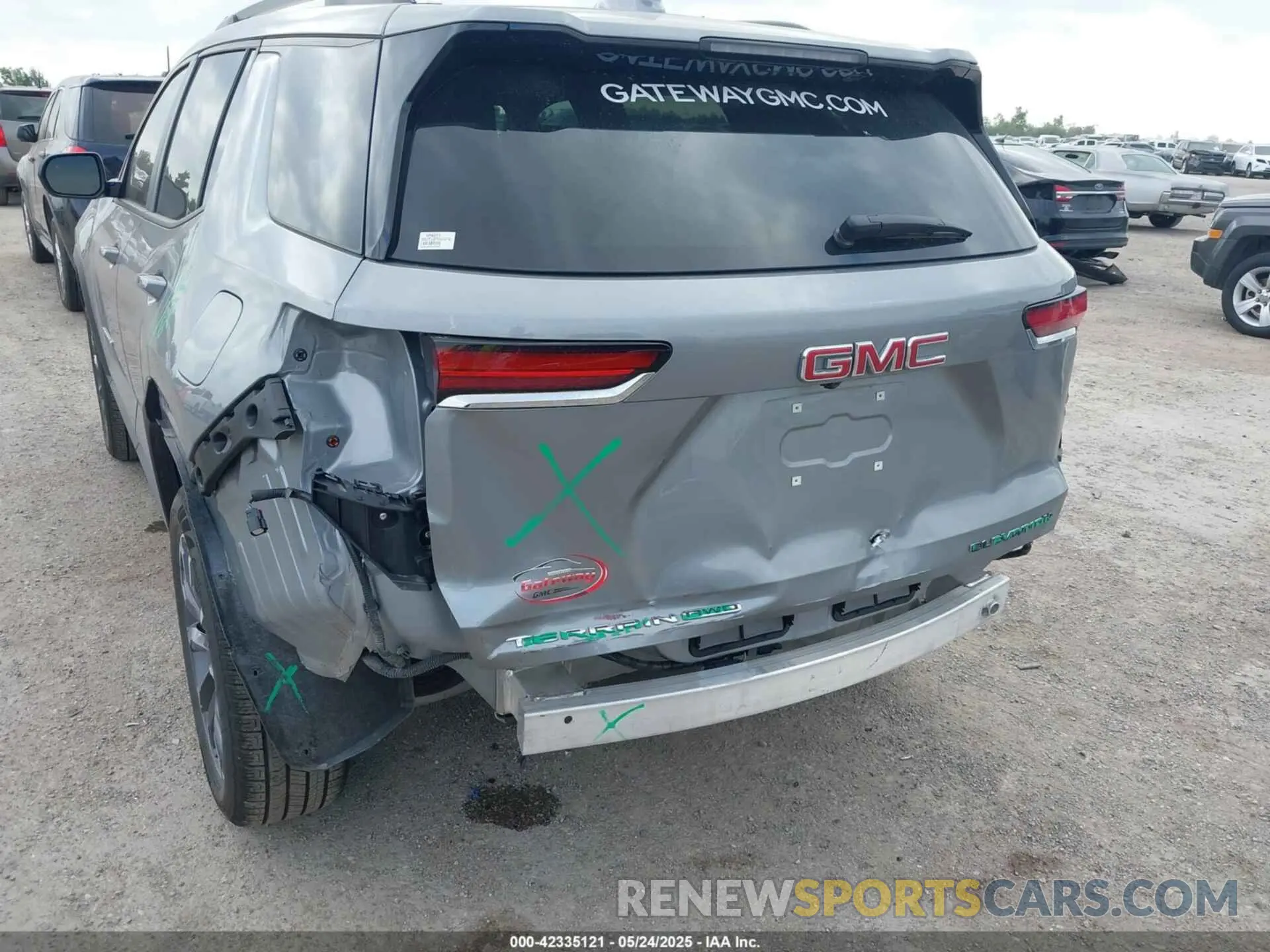 6 Photograph of a damaged car 3GKALUEG6SL215921 GMC TERRAIN 2025