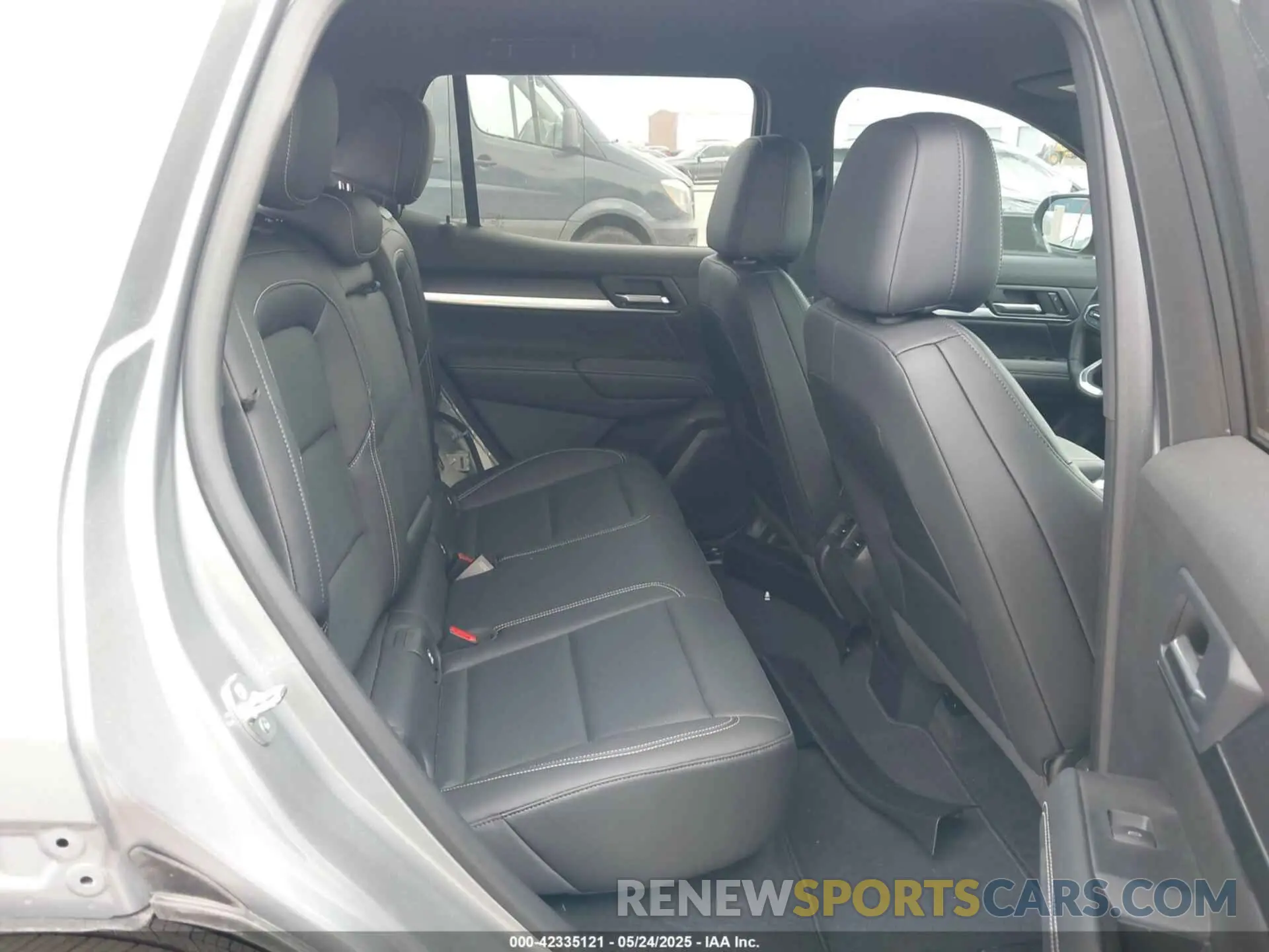8 Photograph of a damaged car 3GKALUEG6SL215921 GMC TERRAIN 2025