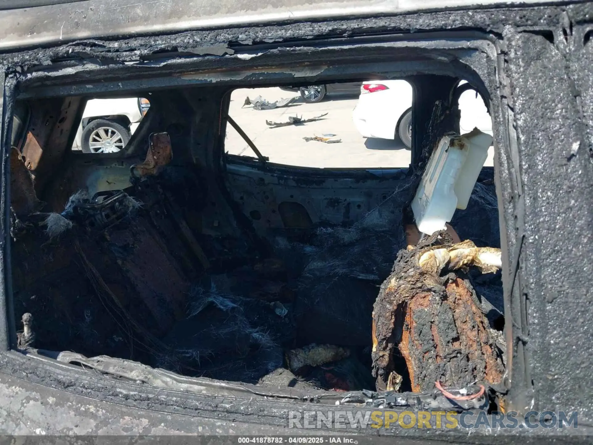 8 Photograph of a damaged car 3GKALUEG7SL196876 GMC TERRAIN 2025
