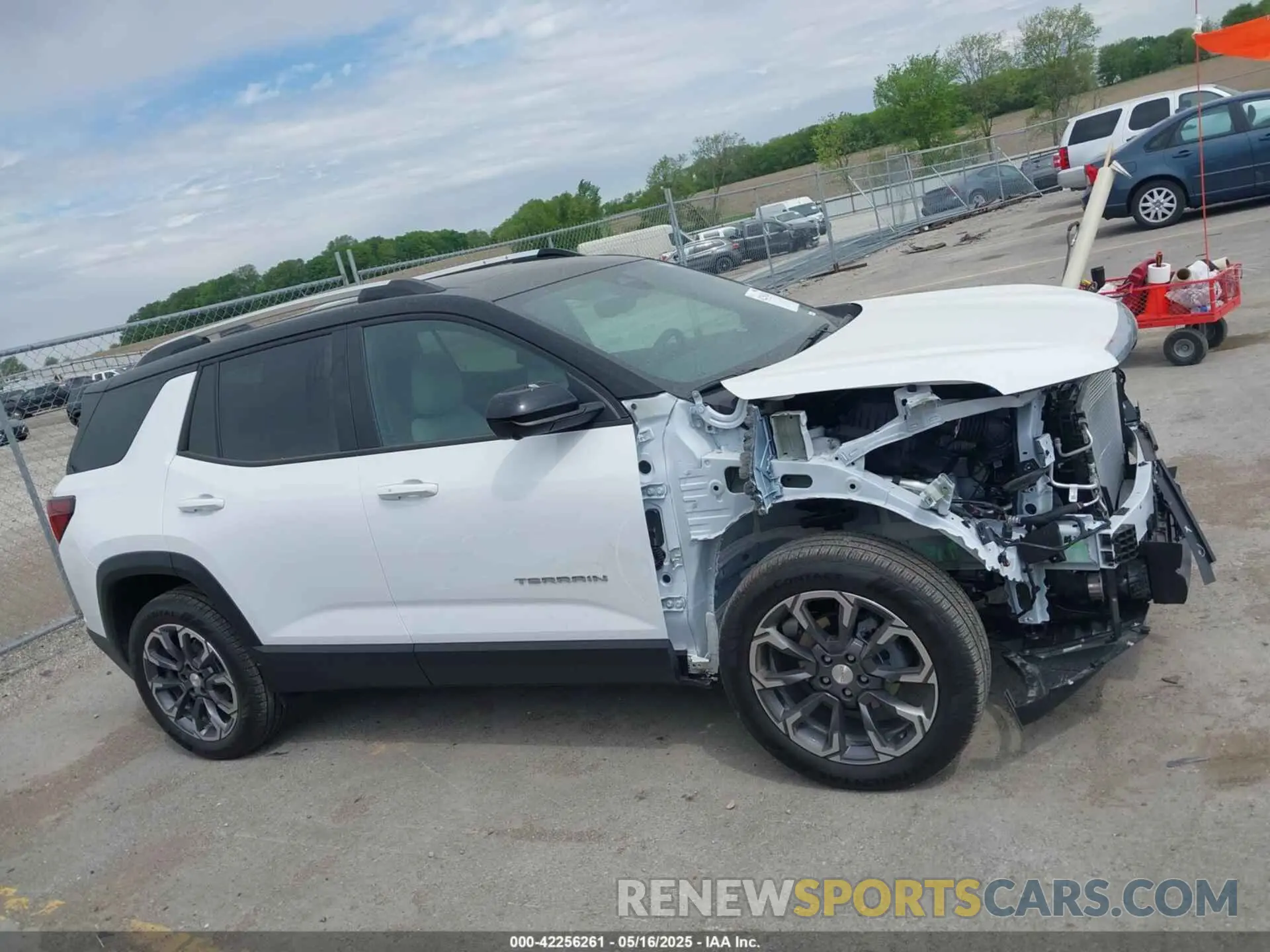 14 Photograph of a damaged car 3GKALUEG8SL300808 GMC TERRAIN 2025