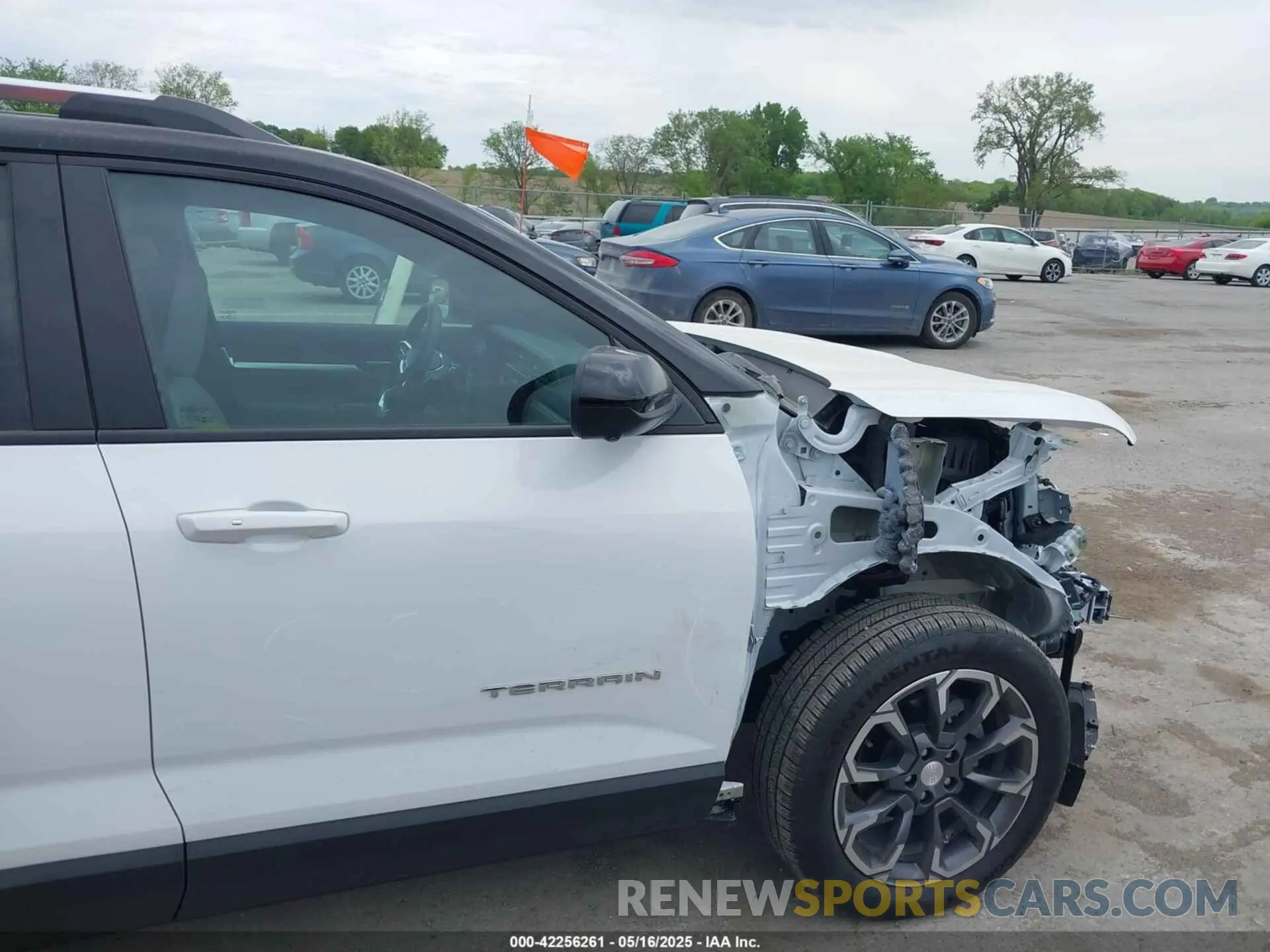 18 Photograph of a damaged car 3GKALUEG8SL300808 GMC TERRAIN 2025