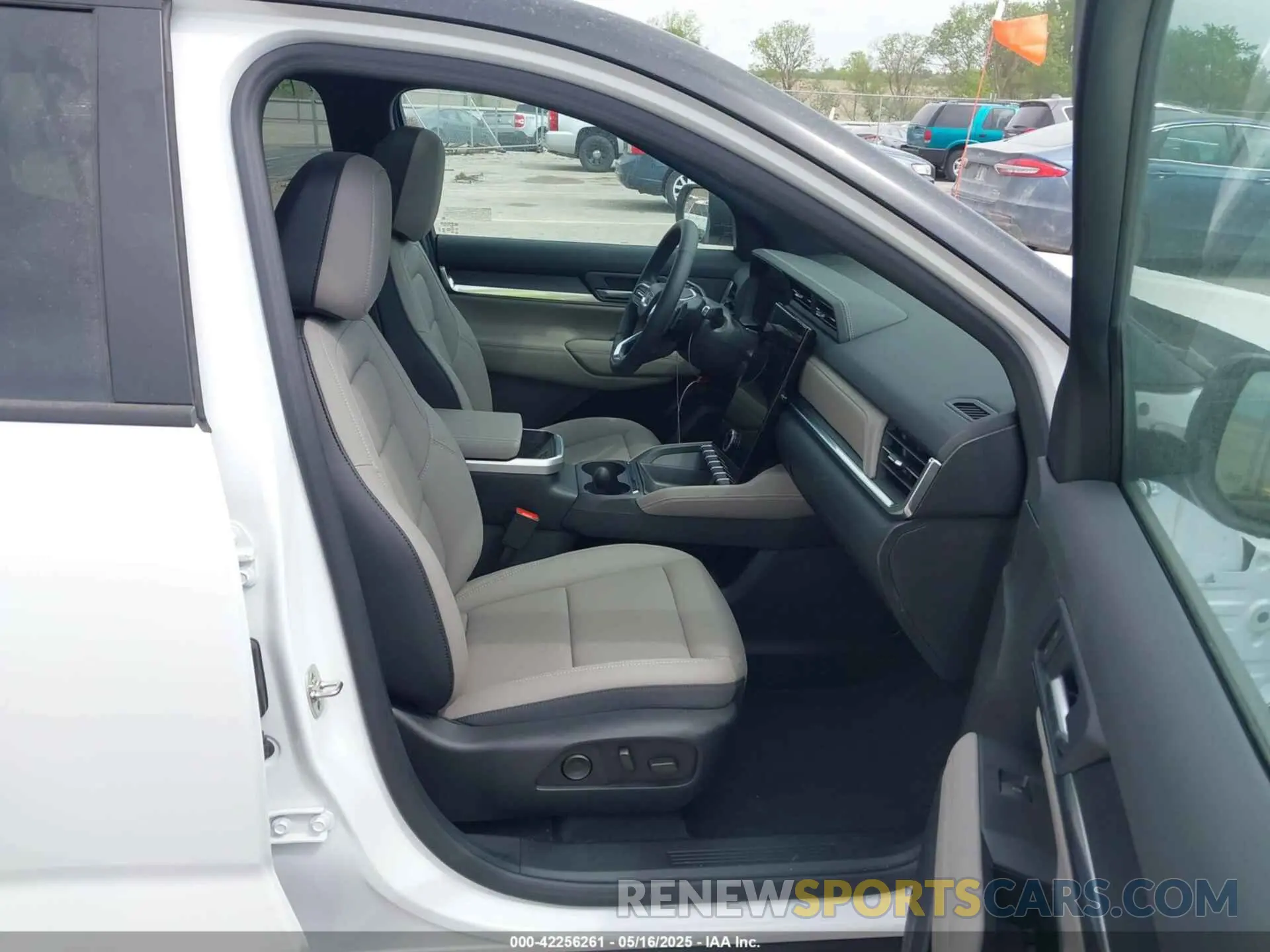 5 Photograph of a damaged car 3GKALUEG8SL300808 GMC TERRAIN 2025