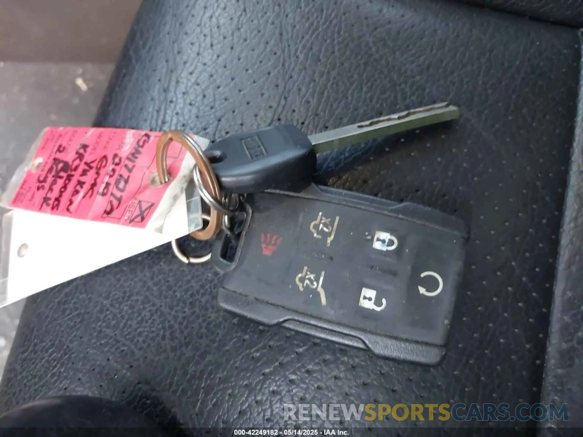 11 Photograph of a damaged car 1GKS1AKC6KR310045 GMC YUKON 2019