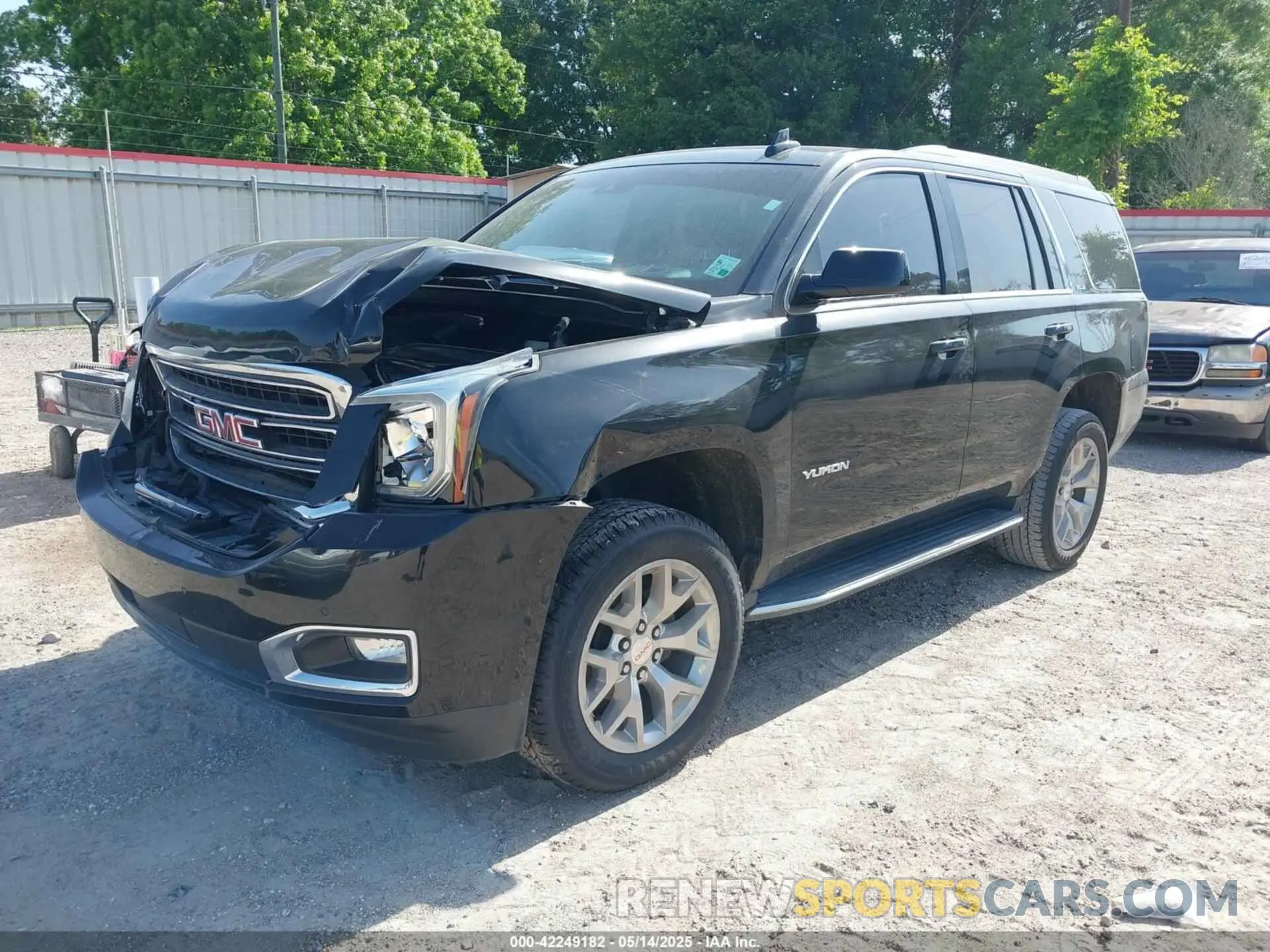 2 Photograph of a damaged car 1GKS1AKC6KR310045 GMC YUKON 2019
