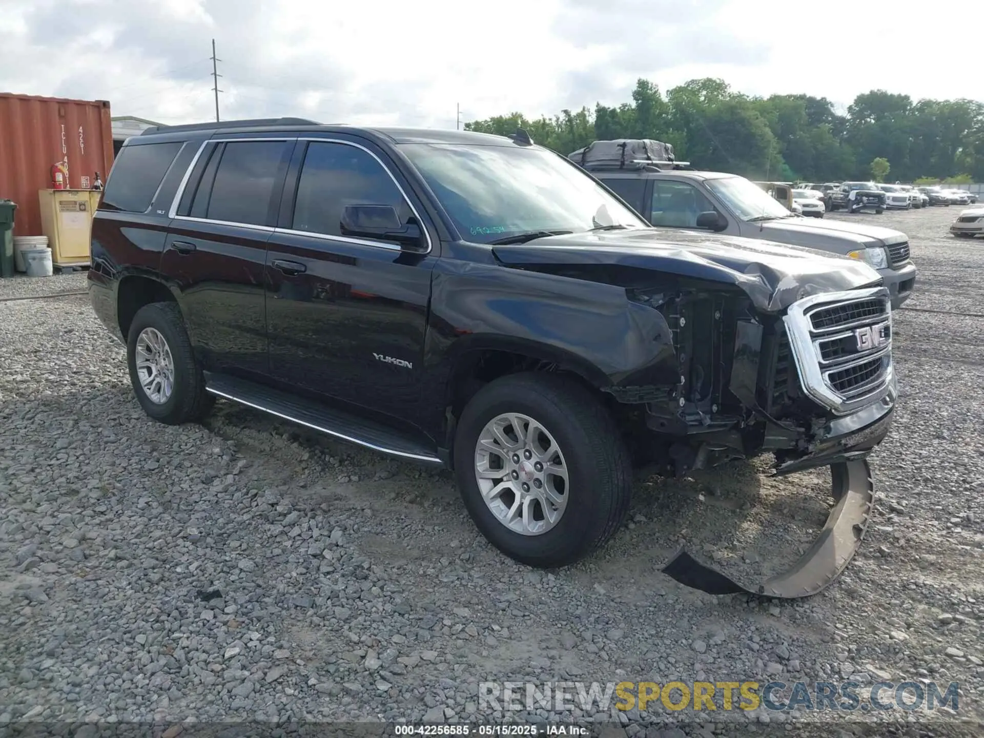 1 Photograph of a damaged car 1GKS1BKC6KR156197 GMC YUKON 2019