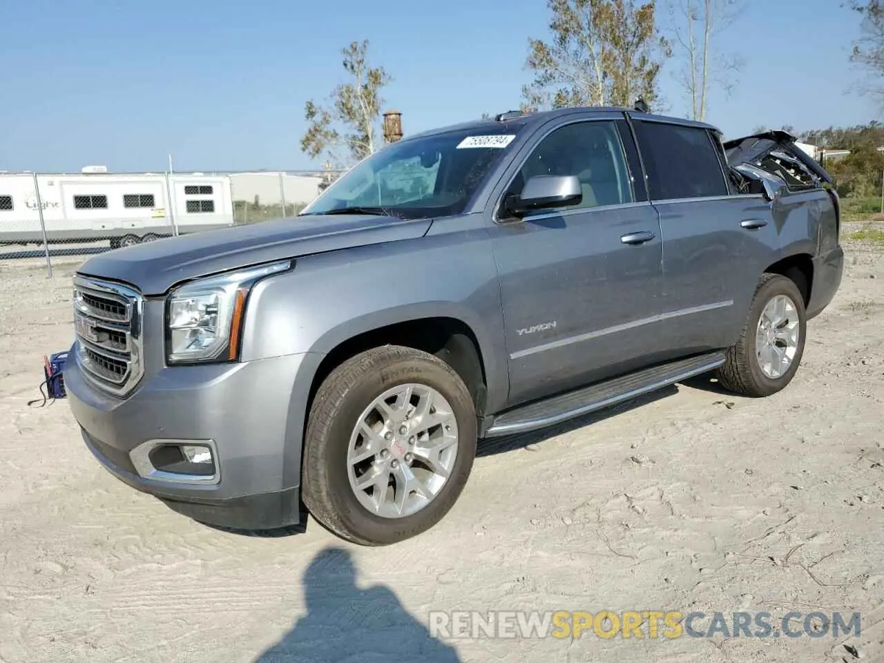 1 Photograph of a damaged car 1GKS1BKC9KR118544 GMC YUKON 2019