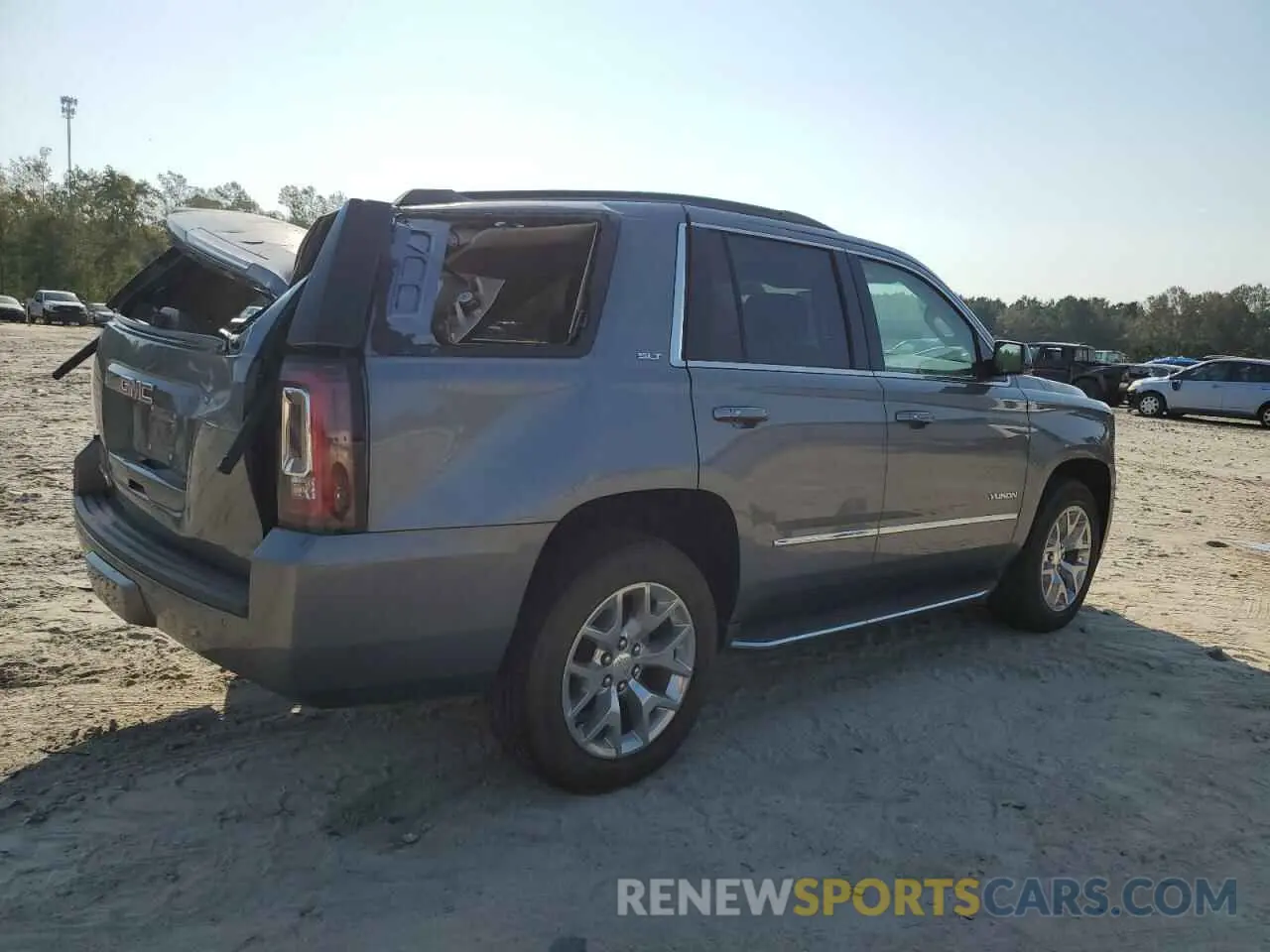 3 Photograph of a damaged car 1GKS1BKC9KR118544 GMC YUKON 2019