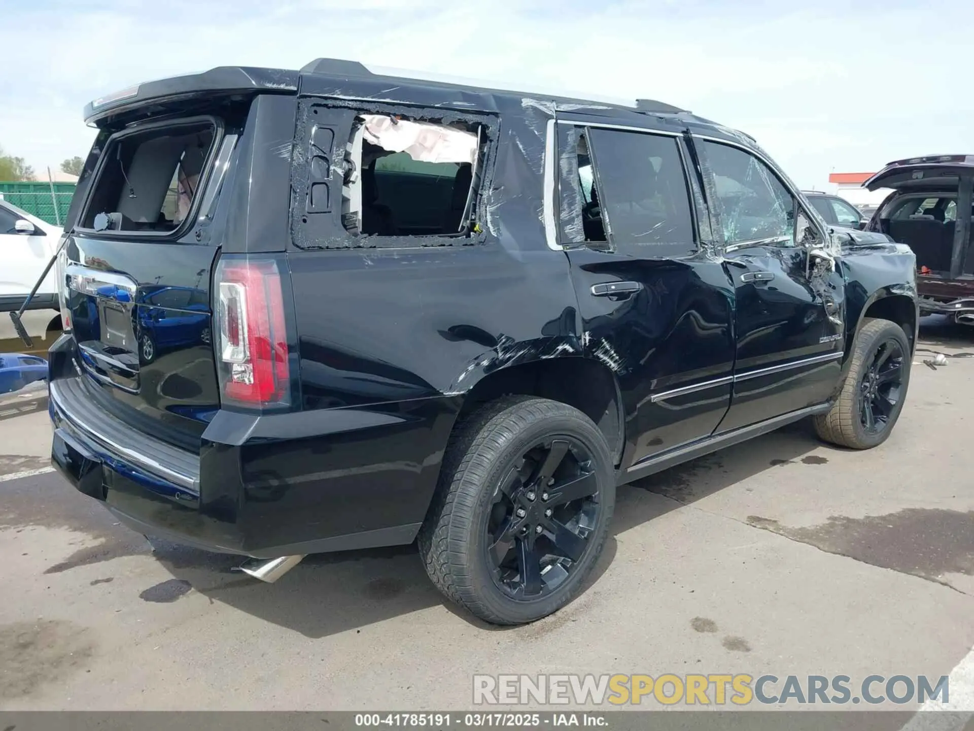 4 Photograph of a damaged car 1GKS1CKJ0KR251701 GMC YUKON 2019