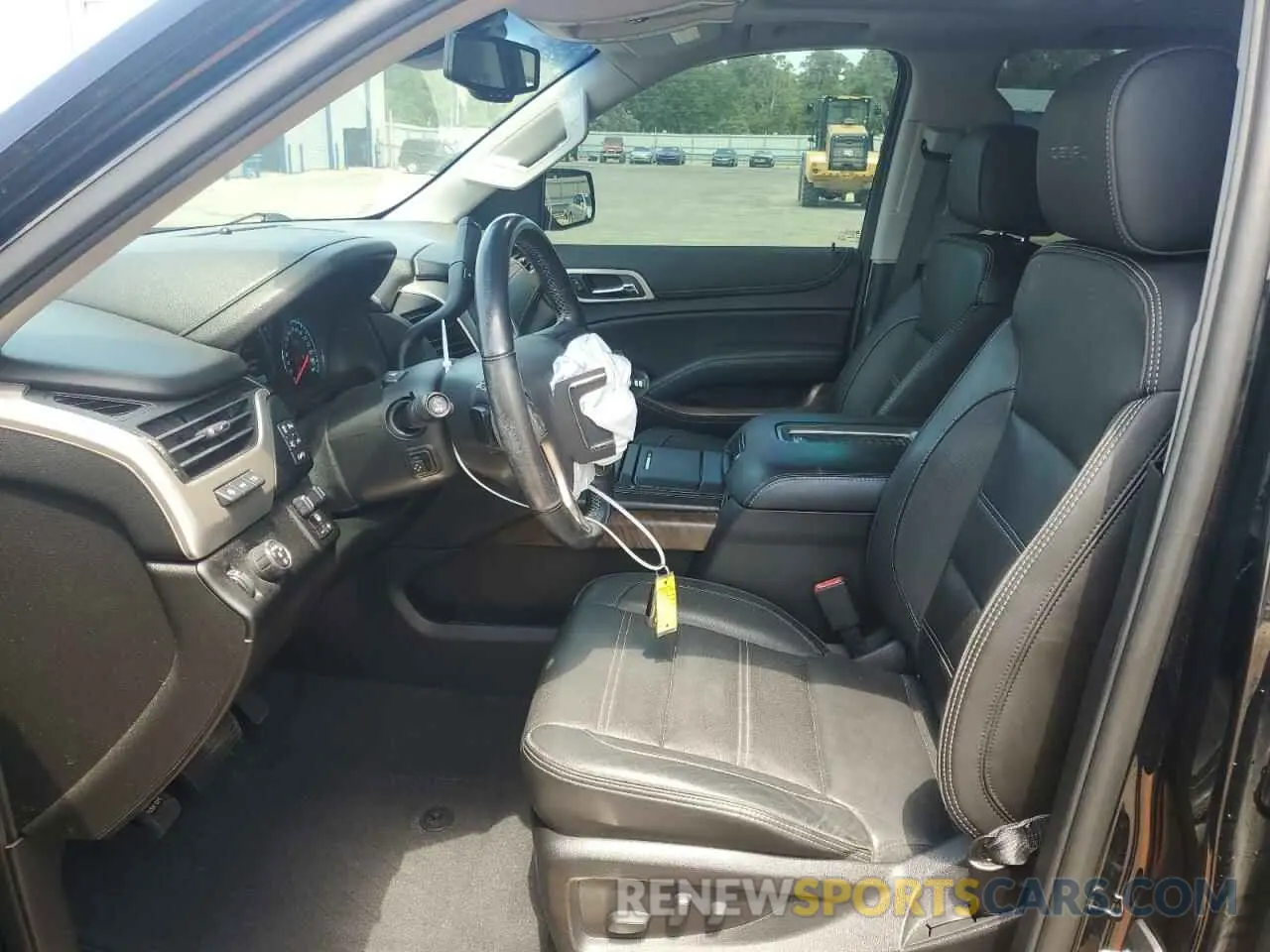 7 Photograph of a damaged car 1GKS1CKJ0KR268515 GMC YUKON 2019