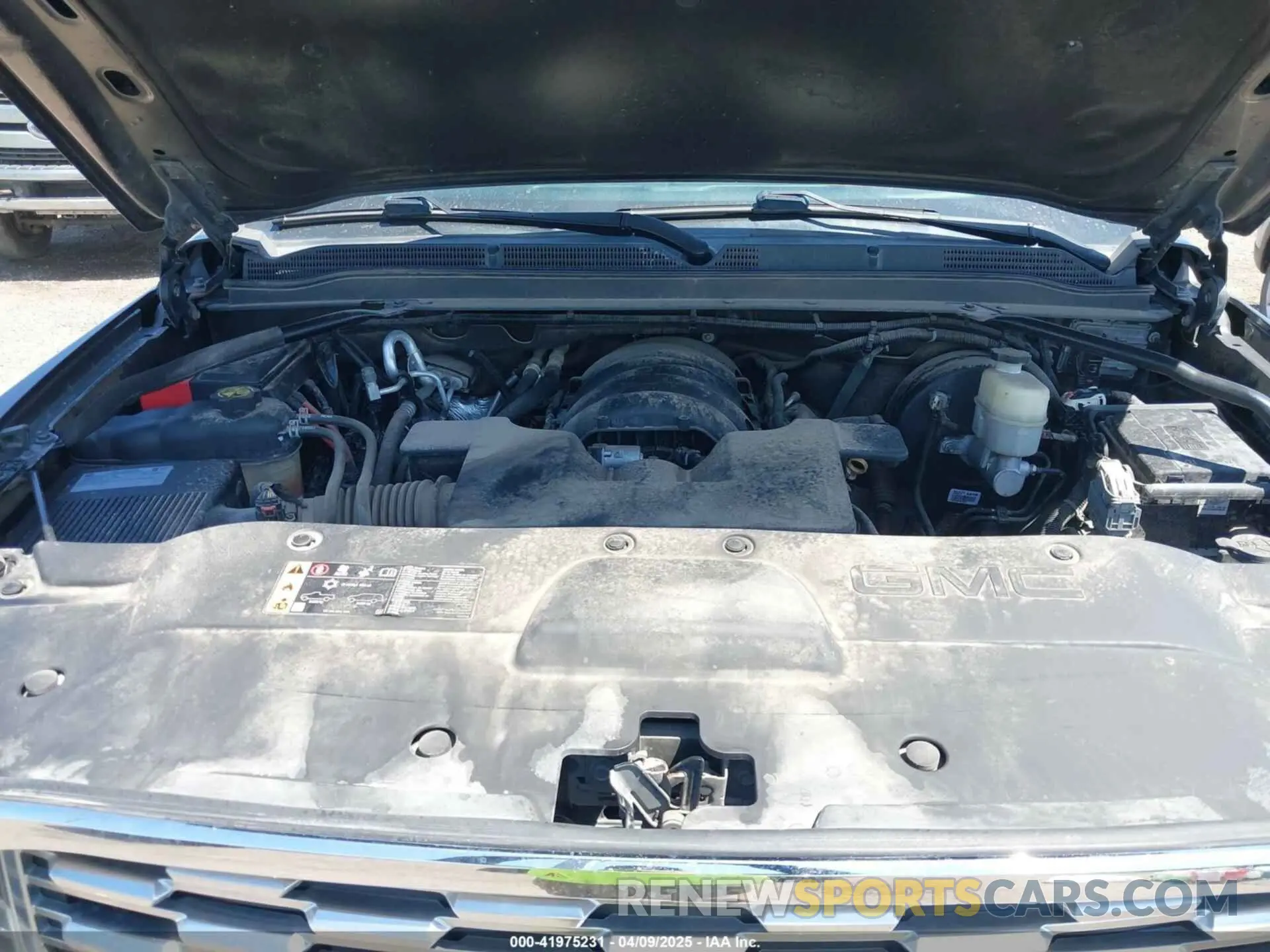 10 Photograph of a damaged car 1GKS1CKJ3KR387241 GMC YUKON 2019
