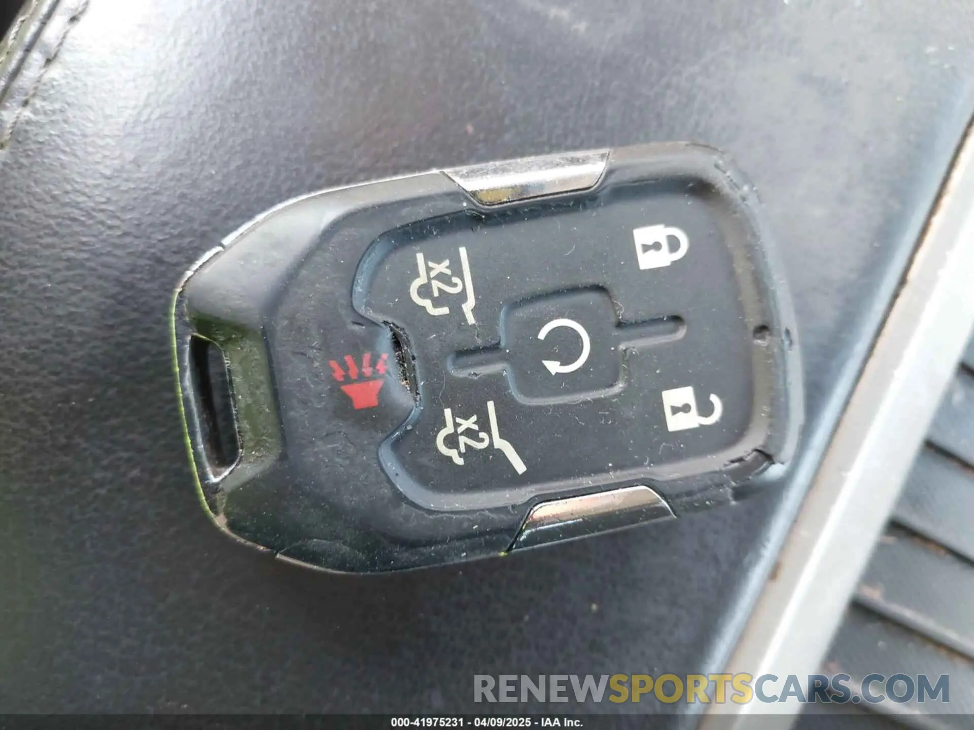 11 Photograph of a damaged car 1GKS1CKJ3KR387241 GMC YUKON 2019