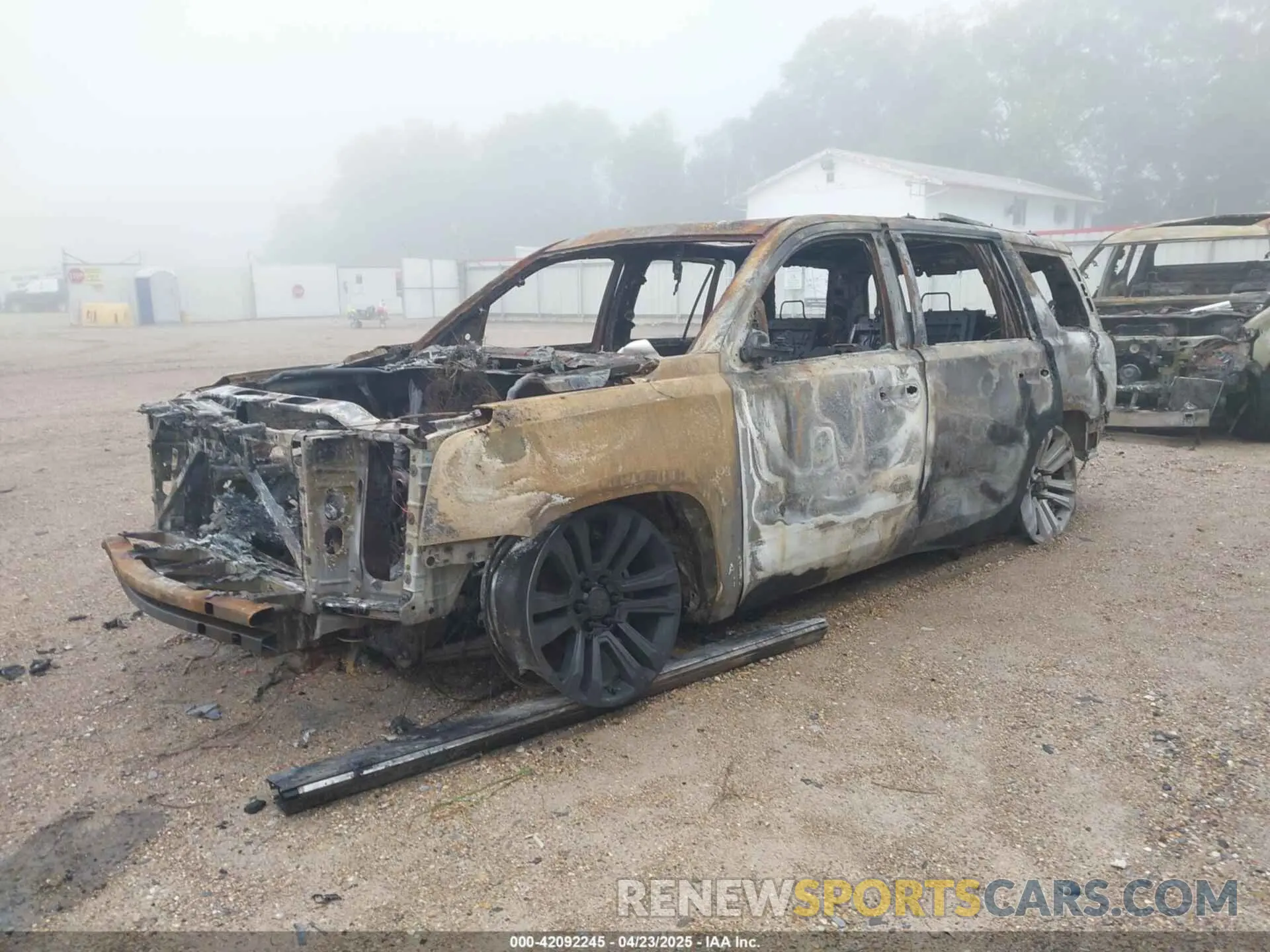 2 Photograph of a damaged car 1GKS1CKJ6KR223319 GMC YUKON 2019
