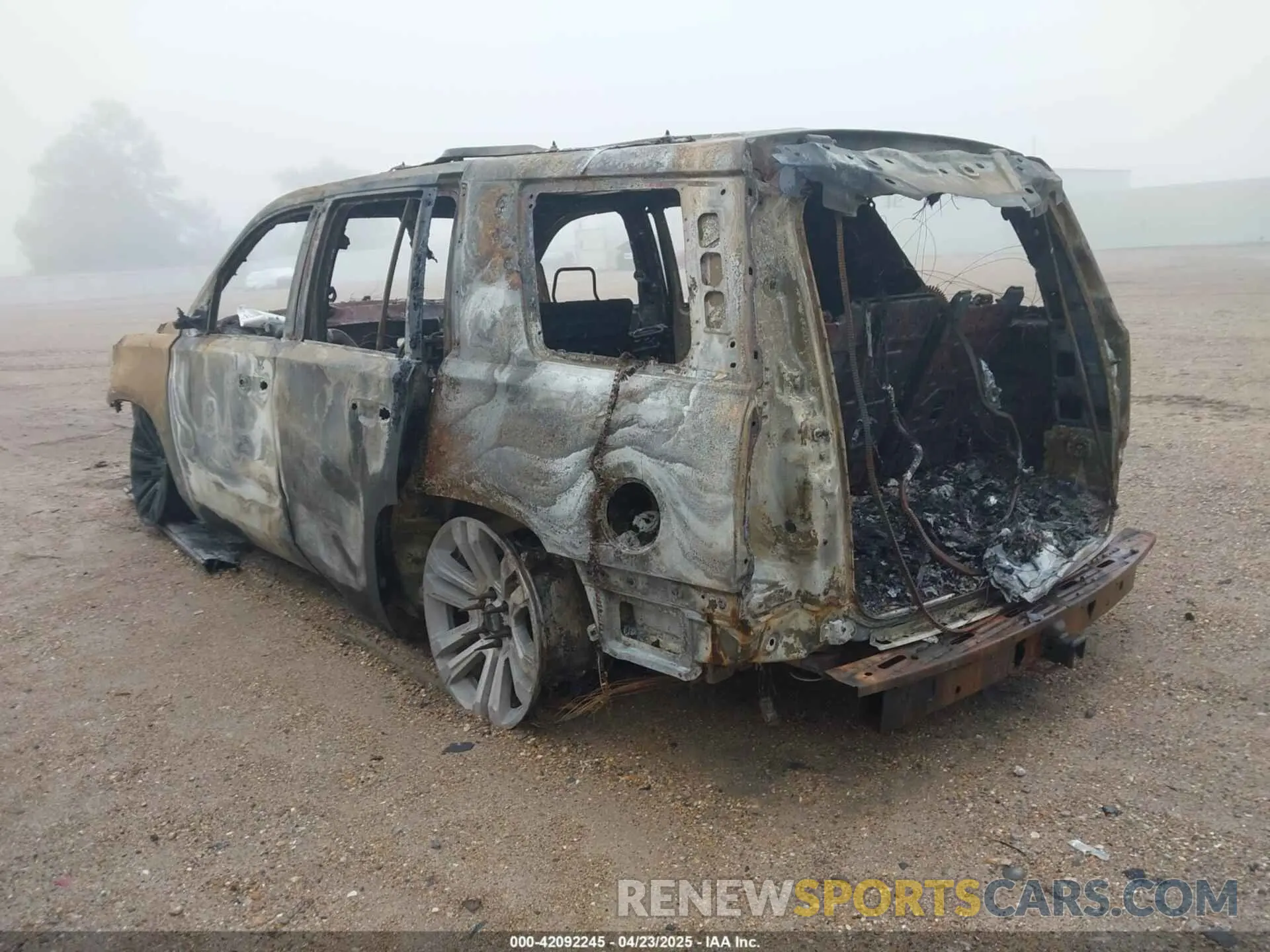 3 Photograph of a damaged car 1GKS1CKJ6KR223319 GMC YUKON 2019