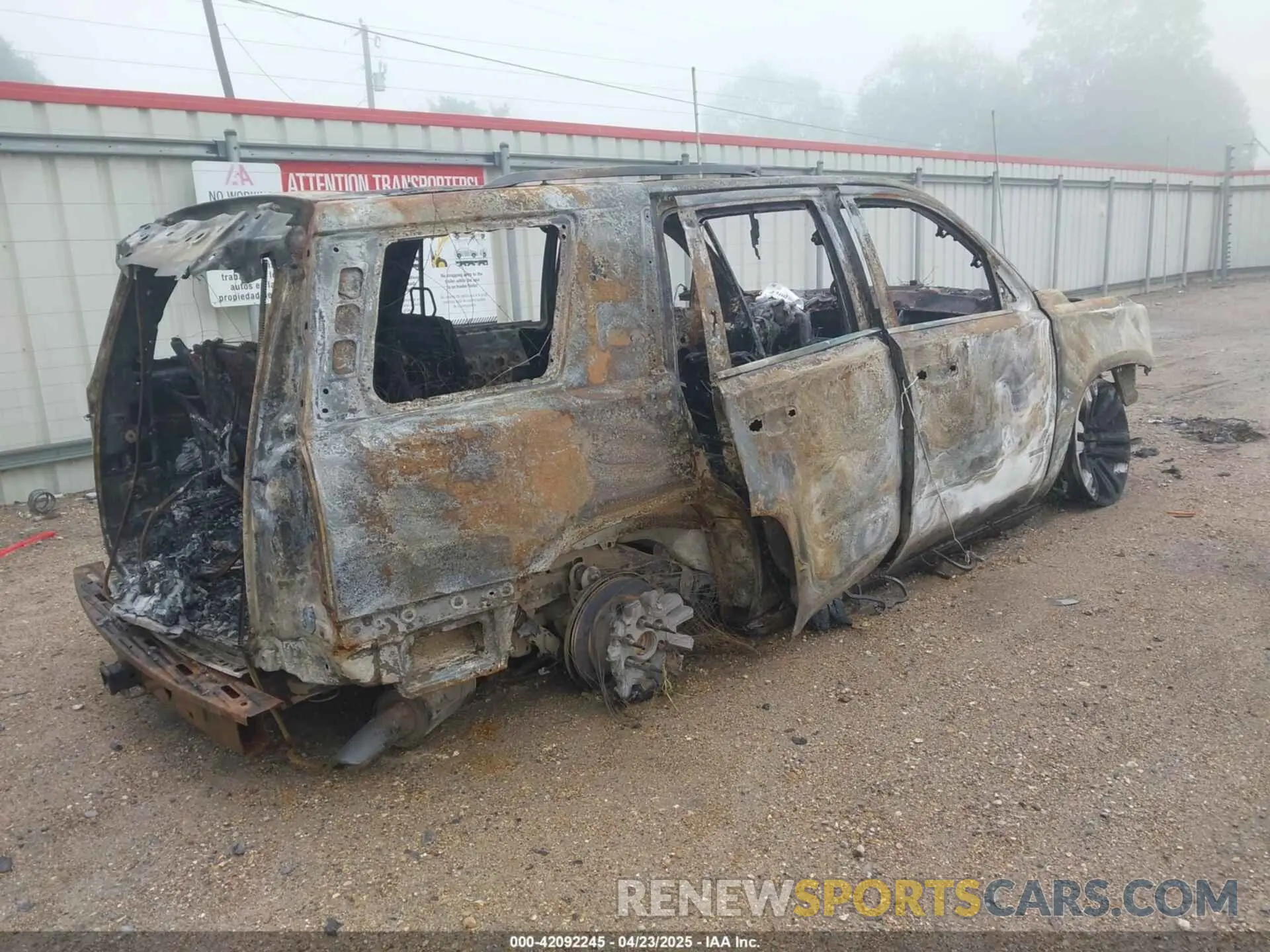 4 Photograph of a damaged car 1GKS1CKJ6KR223319 GMC YUKON 2019