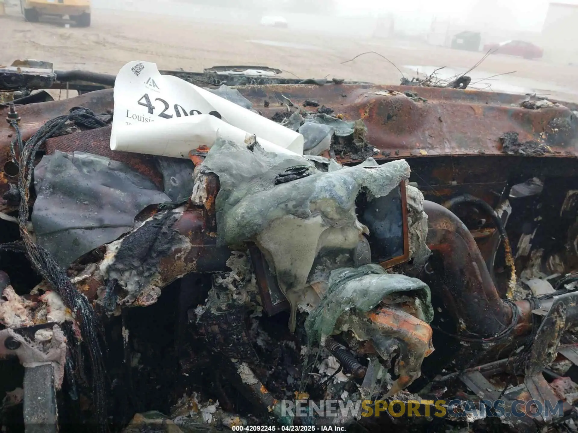 7 Photograph of a damaged car 1GKS1CKJ6KR223319 GMC YUKON 2019