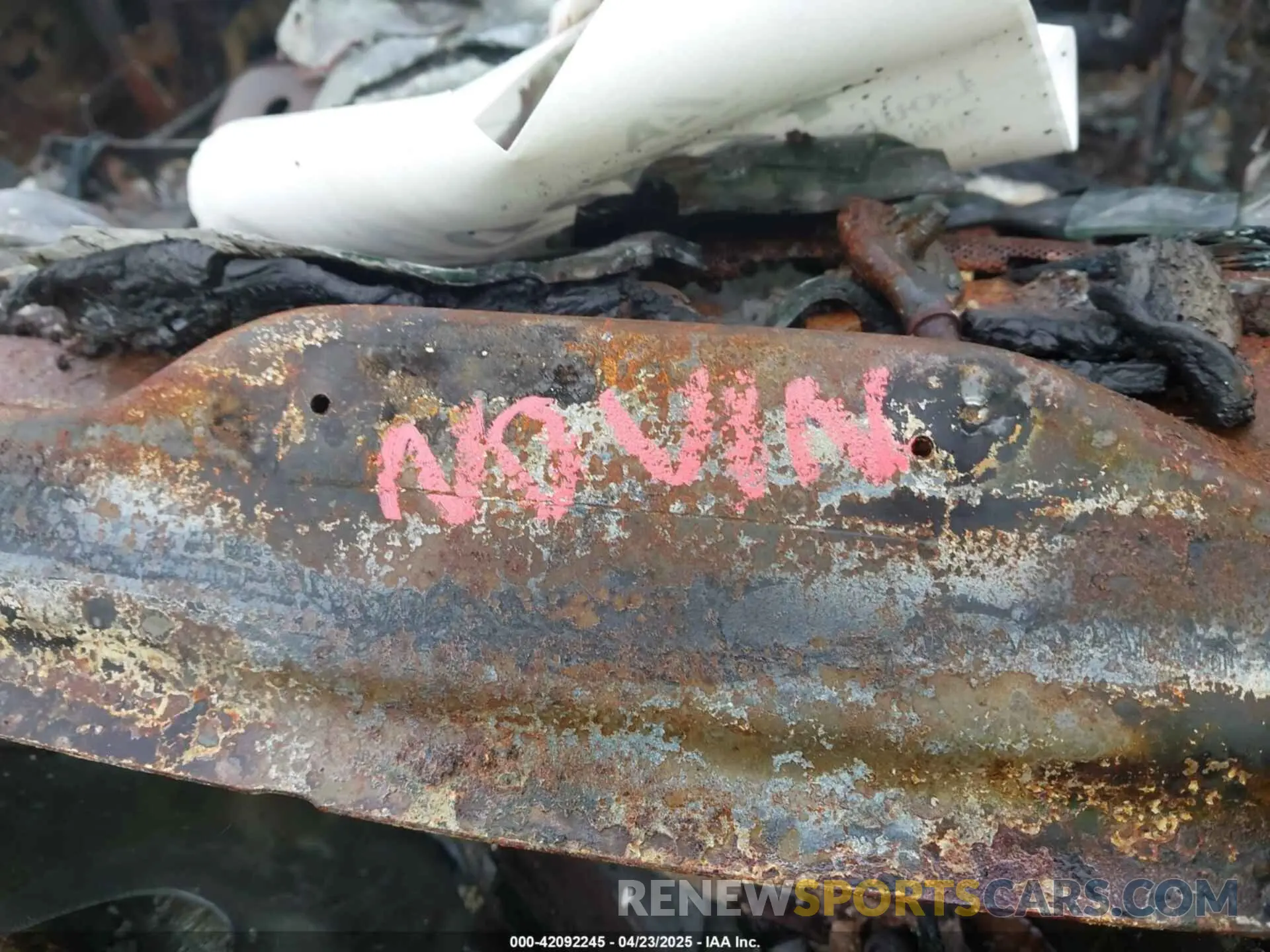 9 Photograph of a damaged car 1GKS1CKJ6KR223319 GMC YUKON 2019