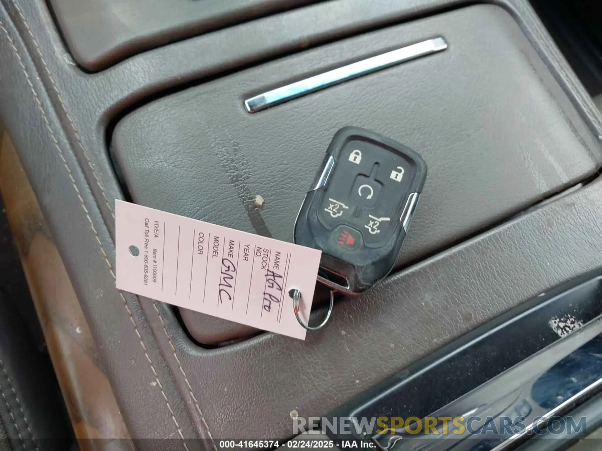 11 Photograph of a damaged car 1GKS1CKJ7KR364240 GMC YUKON 2019