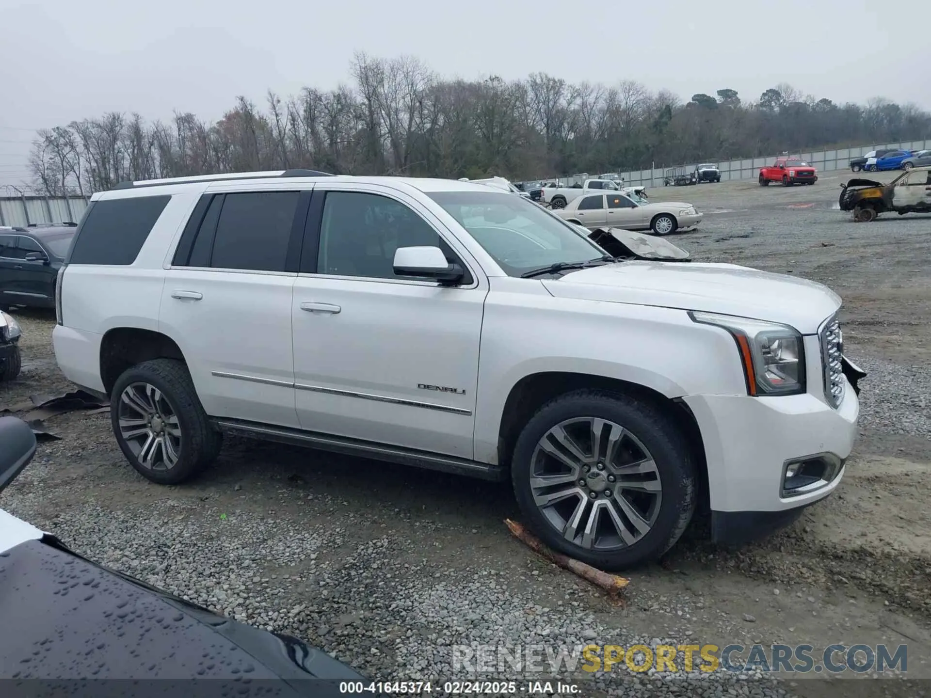 13 Photograph of a damaged car 1GKS1CKJ7KR364240 GMC YUKON 2019