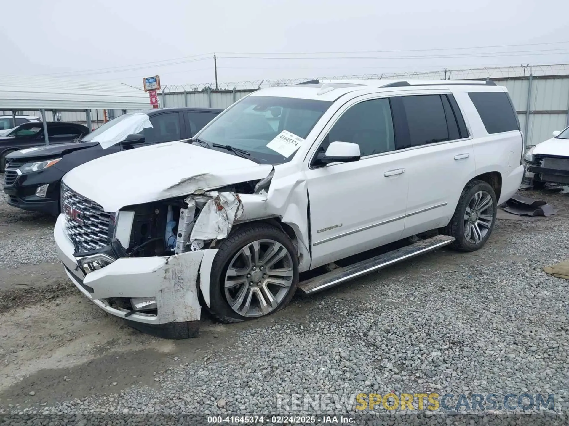 2 Photograph of a damaged car 1GKS1CKJ7KR364240 GMC YUKON 2019