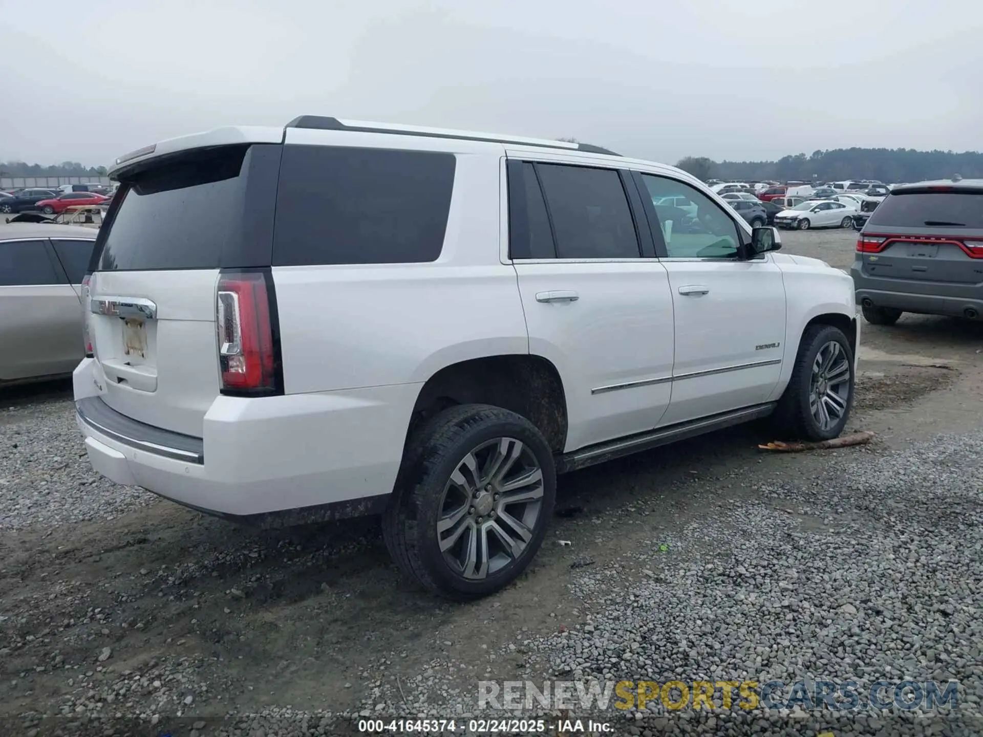 4 Photograph of a damaged car 1GKS1CKJ7KR364240 GMC YUKON 2019