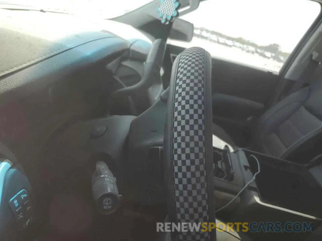 9 Photograph of a damaged car 1GKS1CKJ9KR128706 GMC YUKON 2019