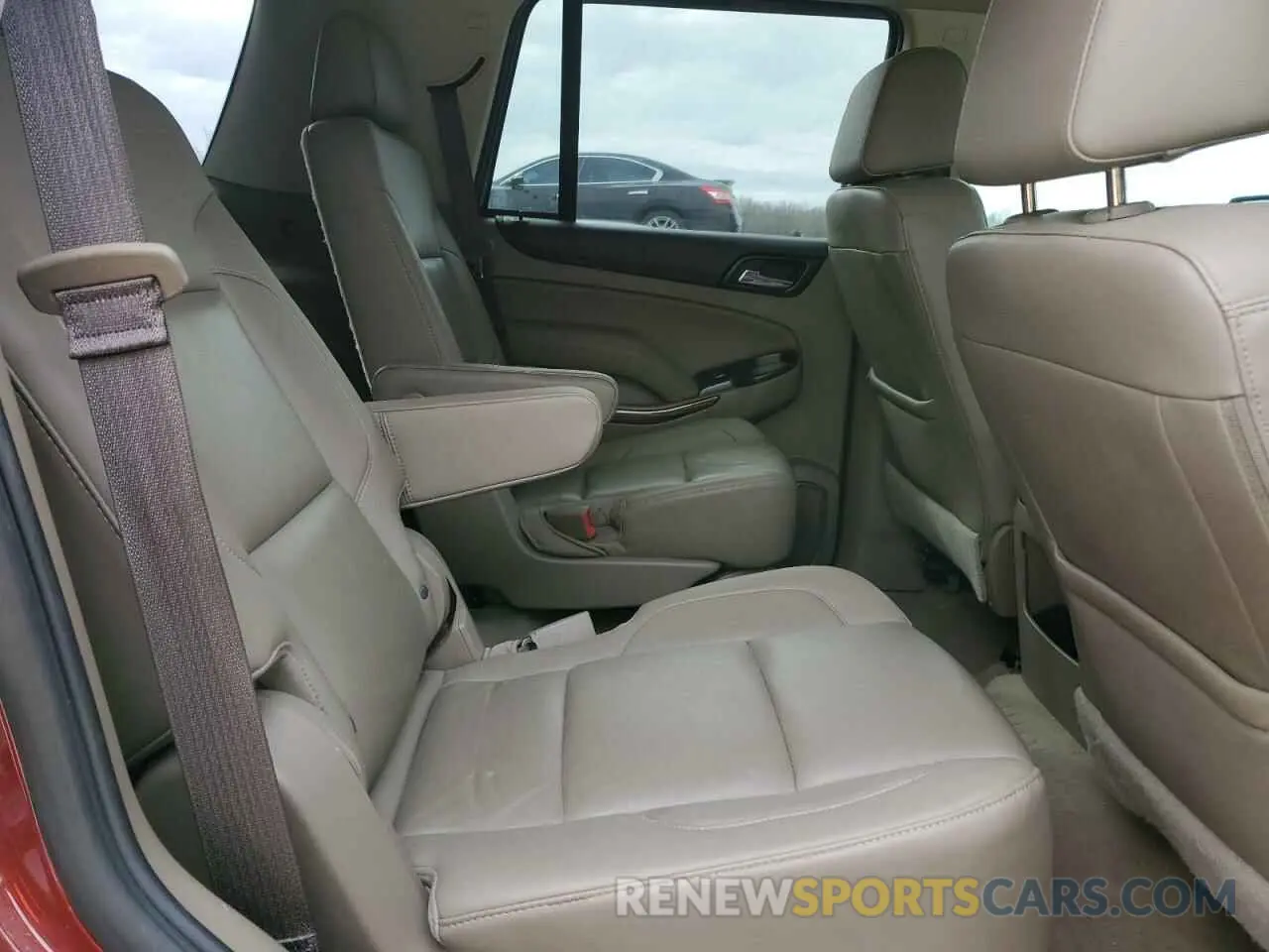 12 Photograph of a damaged car 1GKS1DKC2KR354691 GMC YUKON 2019