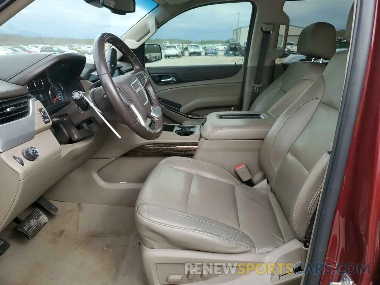 7 Photograph of a damaged car 1GKS1DKC2KR354691 GMC YUKON 2019