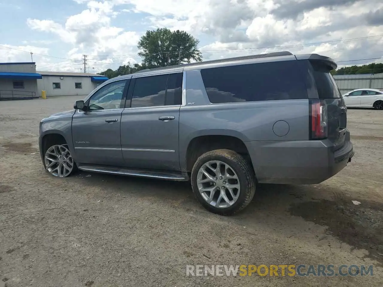 2 Photograph of a damaged car 1GKS1GKC0KR325305 GMC YUKON 2019