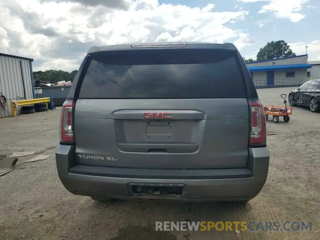 6 Photograph of a damaged car 1GKS1GKC0KR325305 GMC YUKON 2019