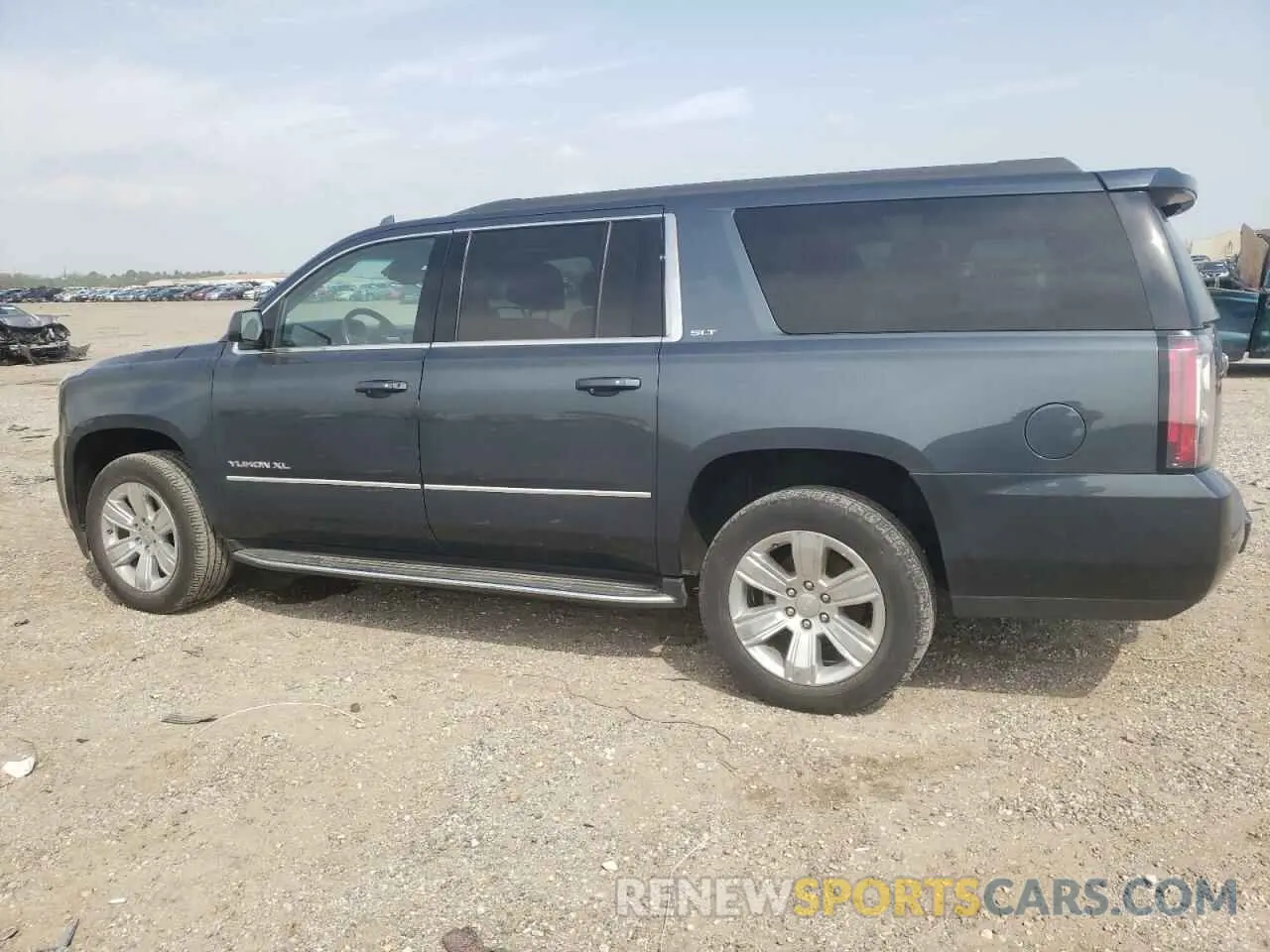 2 Photograph of a damaged car 1GKS1GKC1KR373752 GMC YUKON 2019