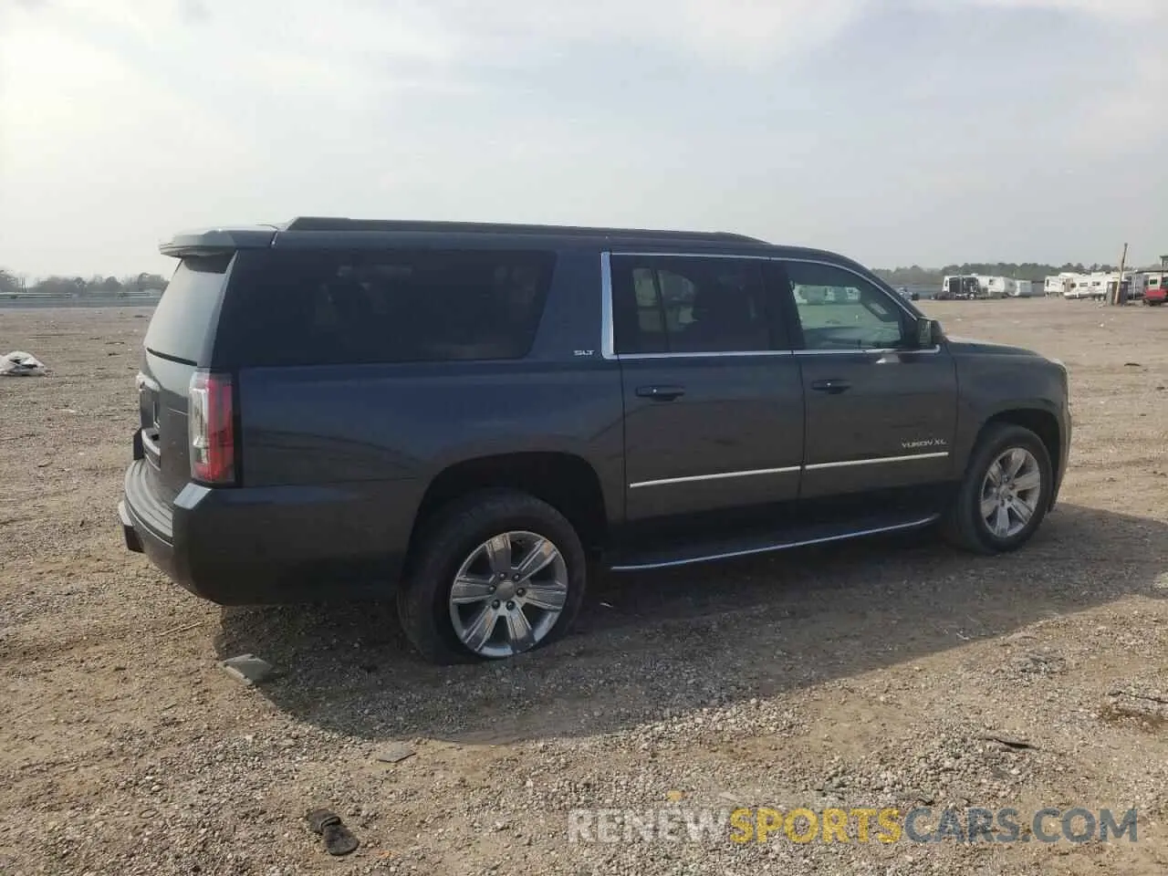 3 Photograph of a damaged car 1GKS1GKC1KR373752 GMC YUKON 2019