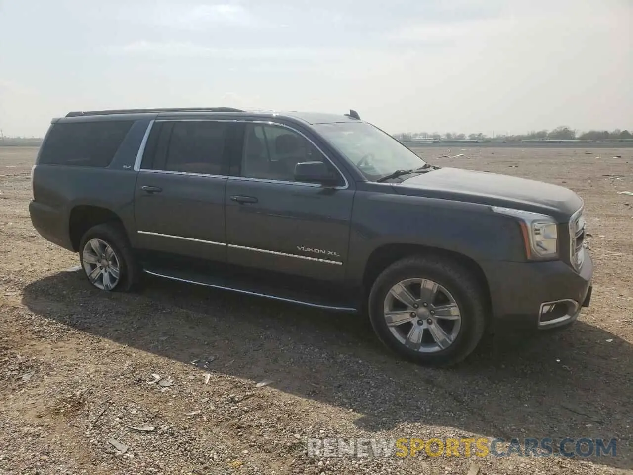 4 Photograph of a damaged car 1GKS1GKC1KR373752 GMC YUKON 2019