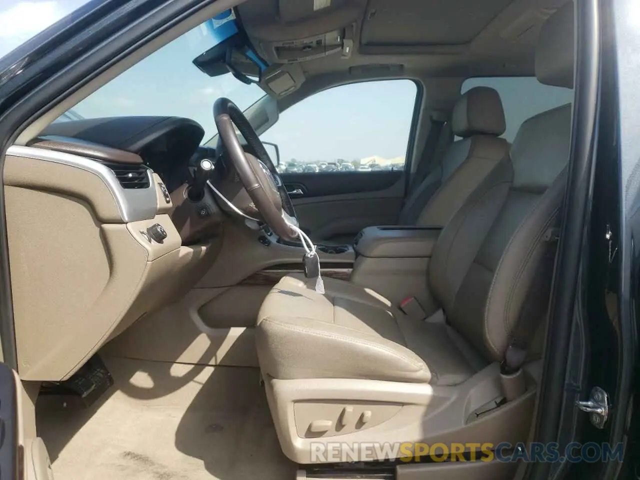 7 Photograph of a damaged car 1GKS1GKC1KR373752 GMC YUKON 2019