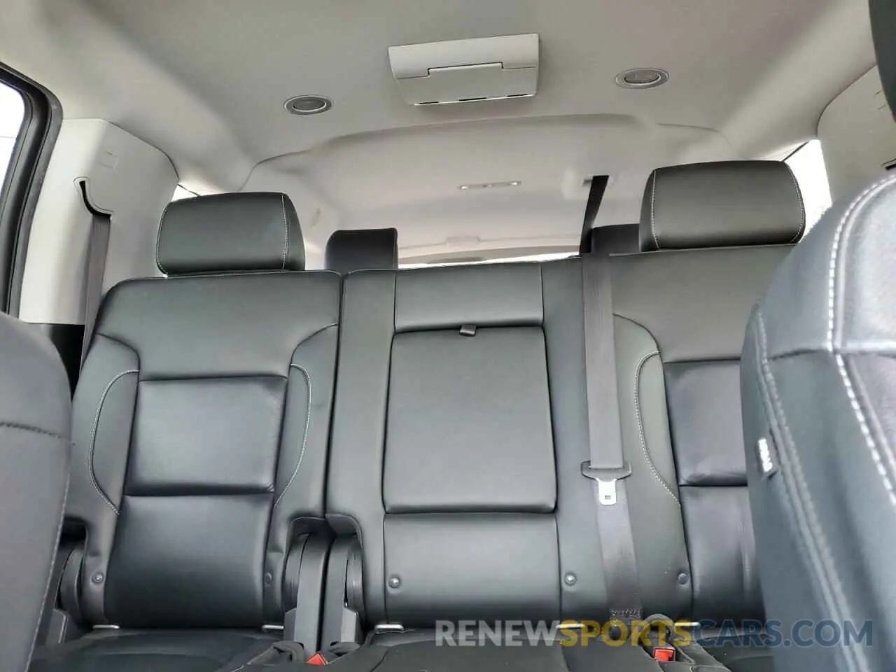 10 Photograph of a damaged car 1GKS1GKC8KR245444 GMC YUKON 2019