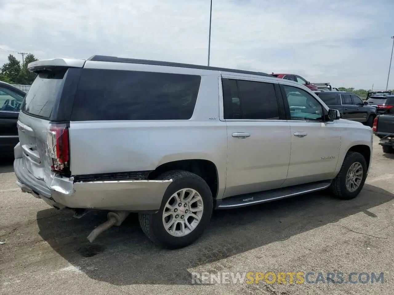 3 Photograph of a damaged car 1GKS1GKC8KR245444 GMC YUKON 2019