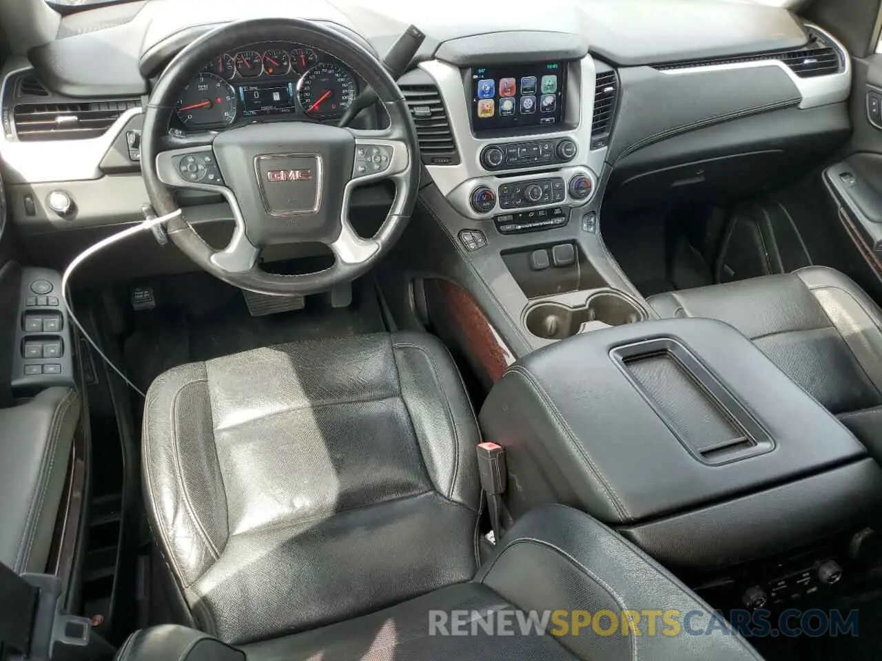 8 Photograph of a damaged car 1GKS1GKC8KR245444 GMC YUKON 2019