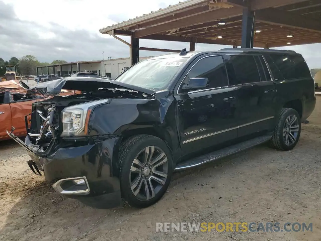 1 Photograph of a damaged car 1GKS1GKC9KR272264 GMC YUKON 2019