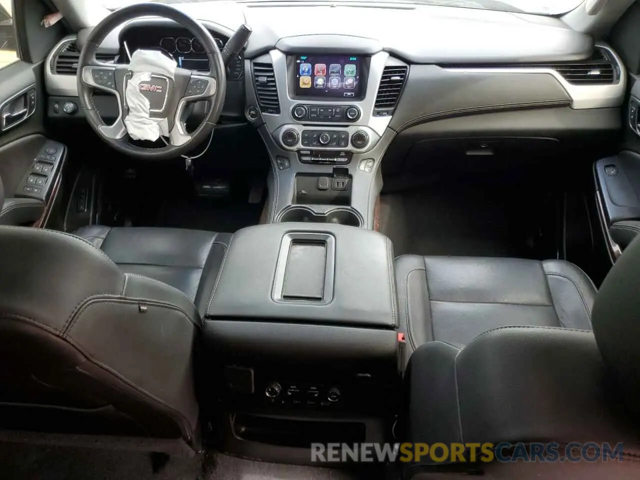 8 Photograph of a damaged car 1GKS1GKC9KR272264 GMC YUKON 2019